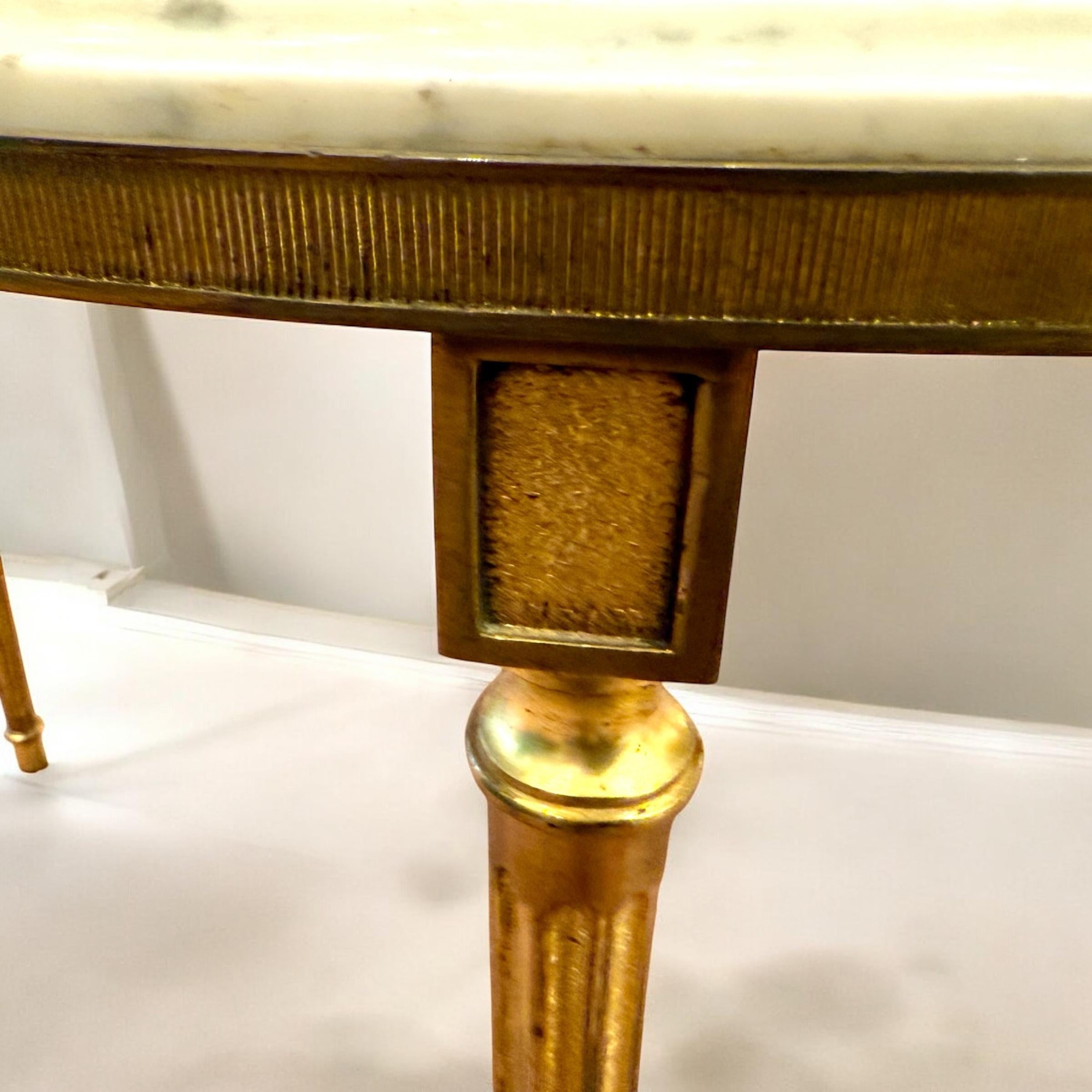 Französisch Couchtisch Neoklassische Bronze und Marmor 1940'S (Mitte des 20. Jahrhunderts) im Angebot