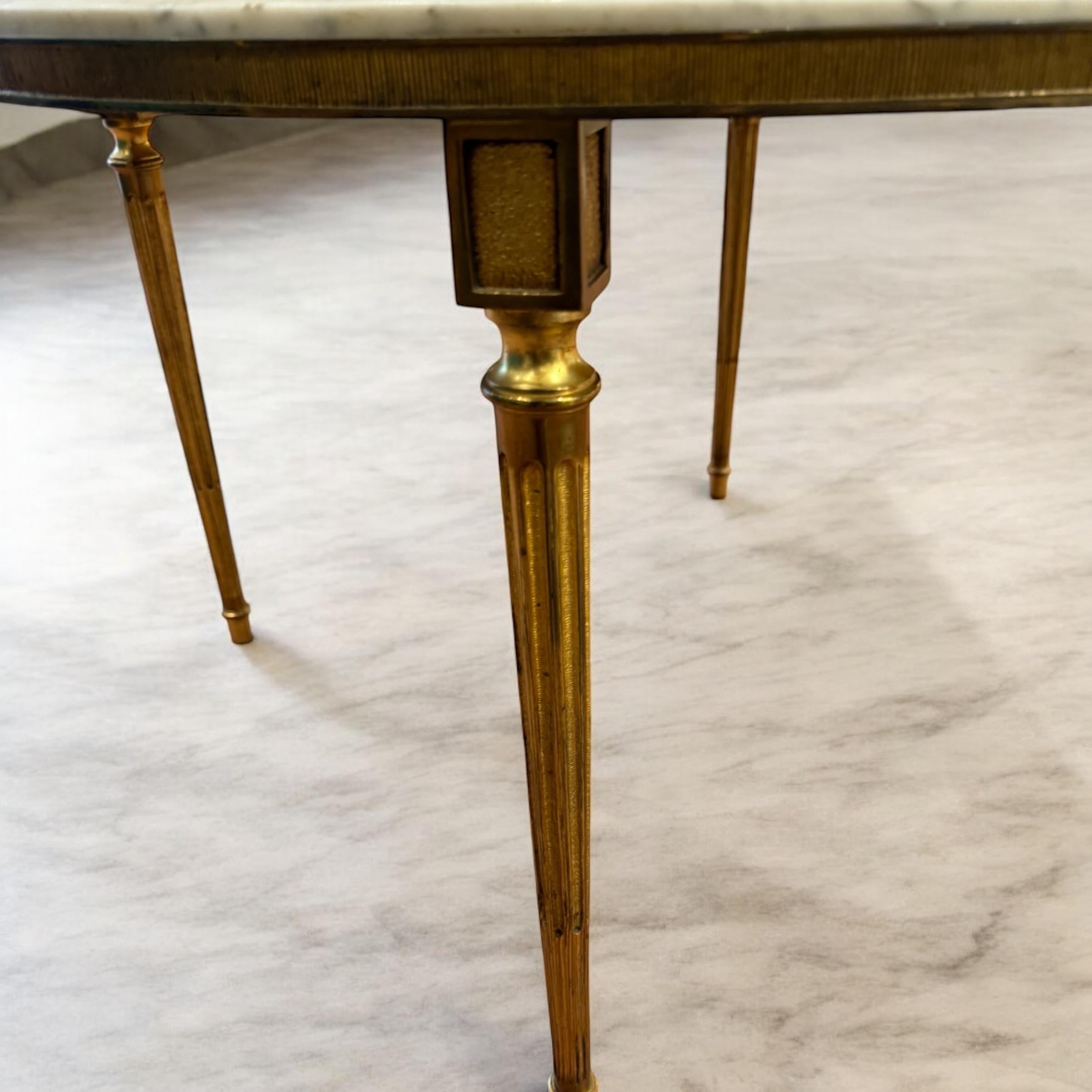Französisch Couchtisch Neoklassische Bronze und Marmor 1940'S im Angebot 1