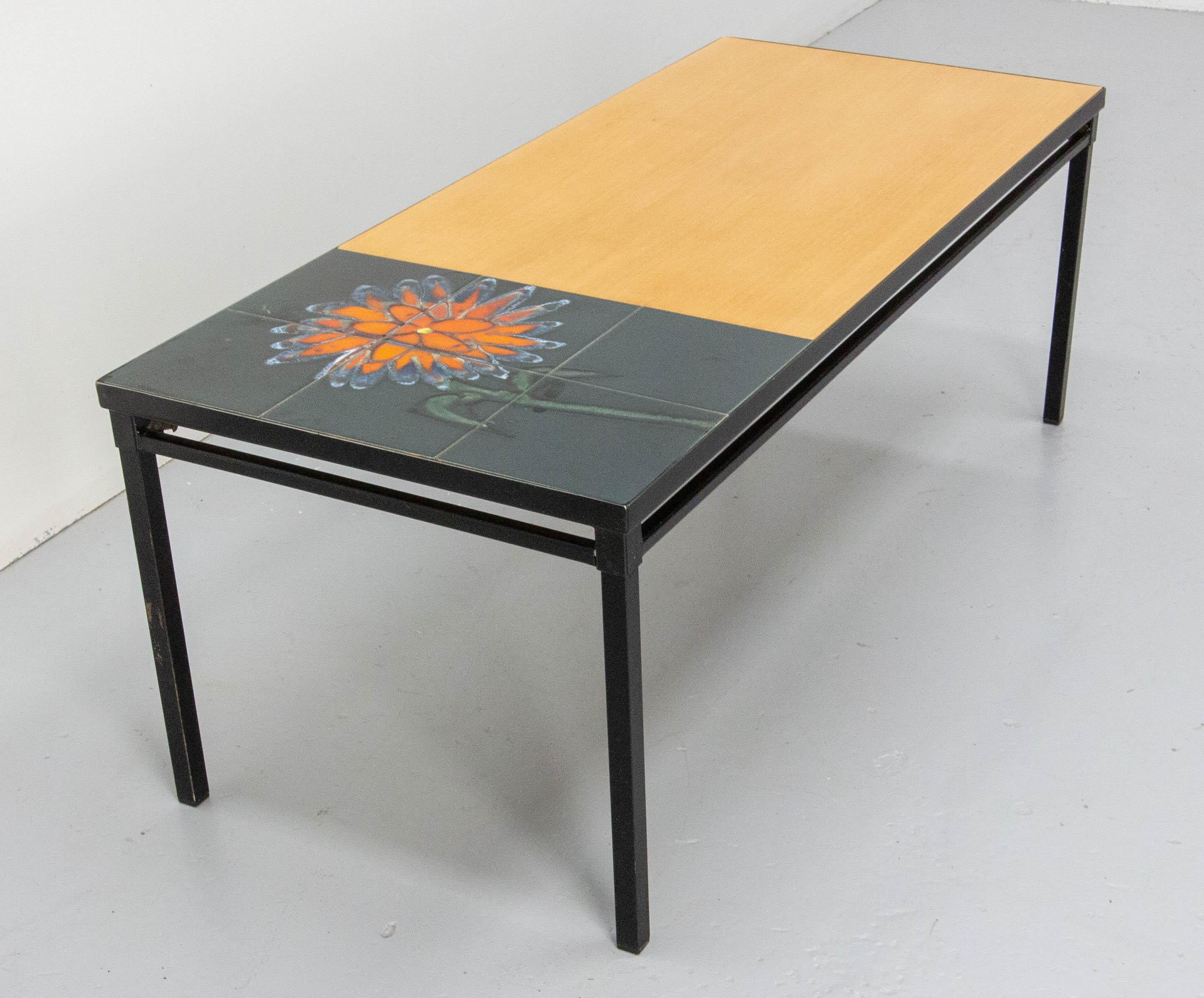 Coffee table with glazed faience from Vallauris and plated poplar
Iron base
French, mid-century
Ceramic and iron.

Good vintage condition with usual signs of use.
 
Shipping:
47 / 100 / 40.5 cm 11 Kg.
 