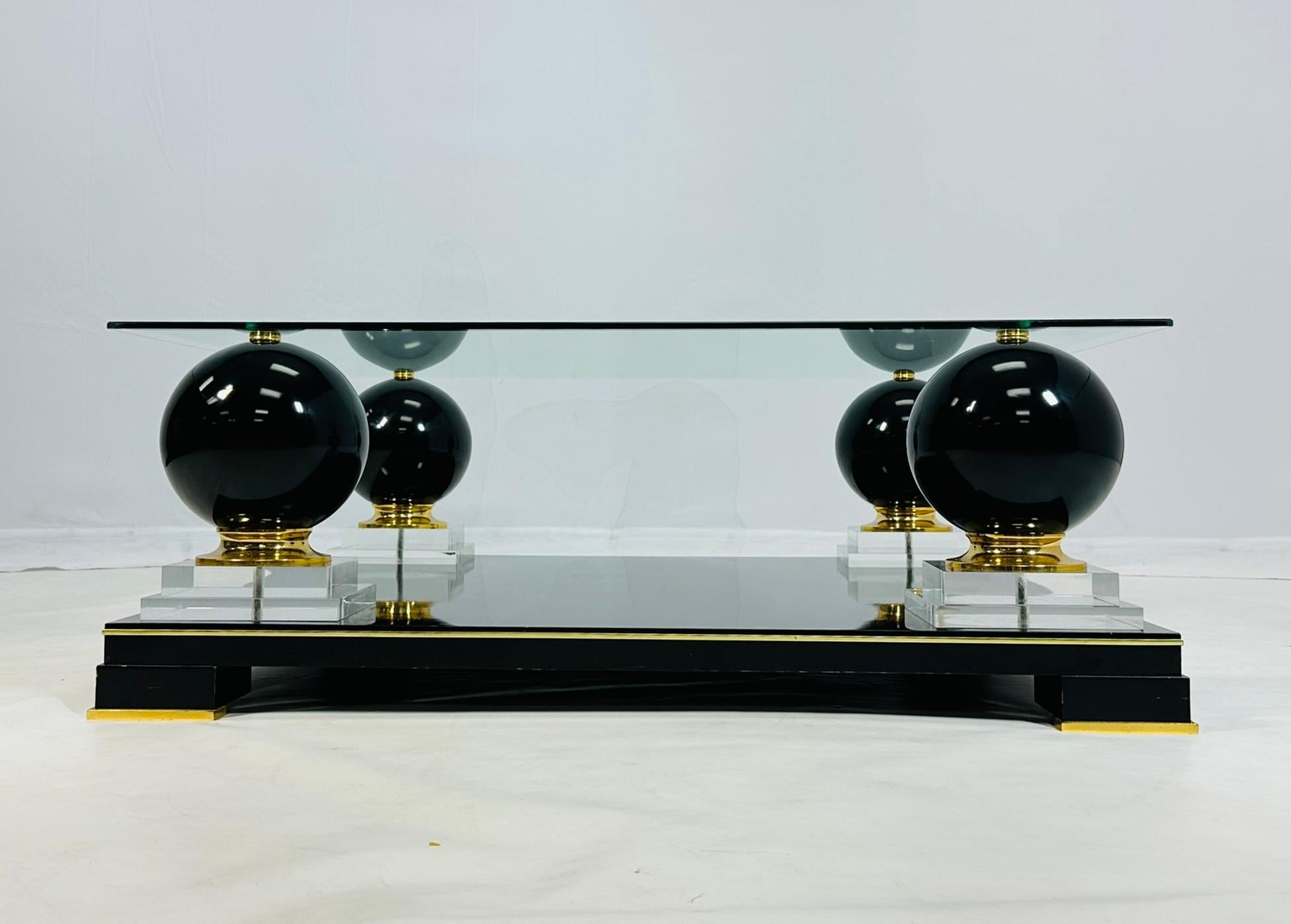 Mid-Century Modern Table basse française avec accents en bronze dans le style de Roche Bobois en vente