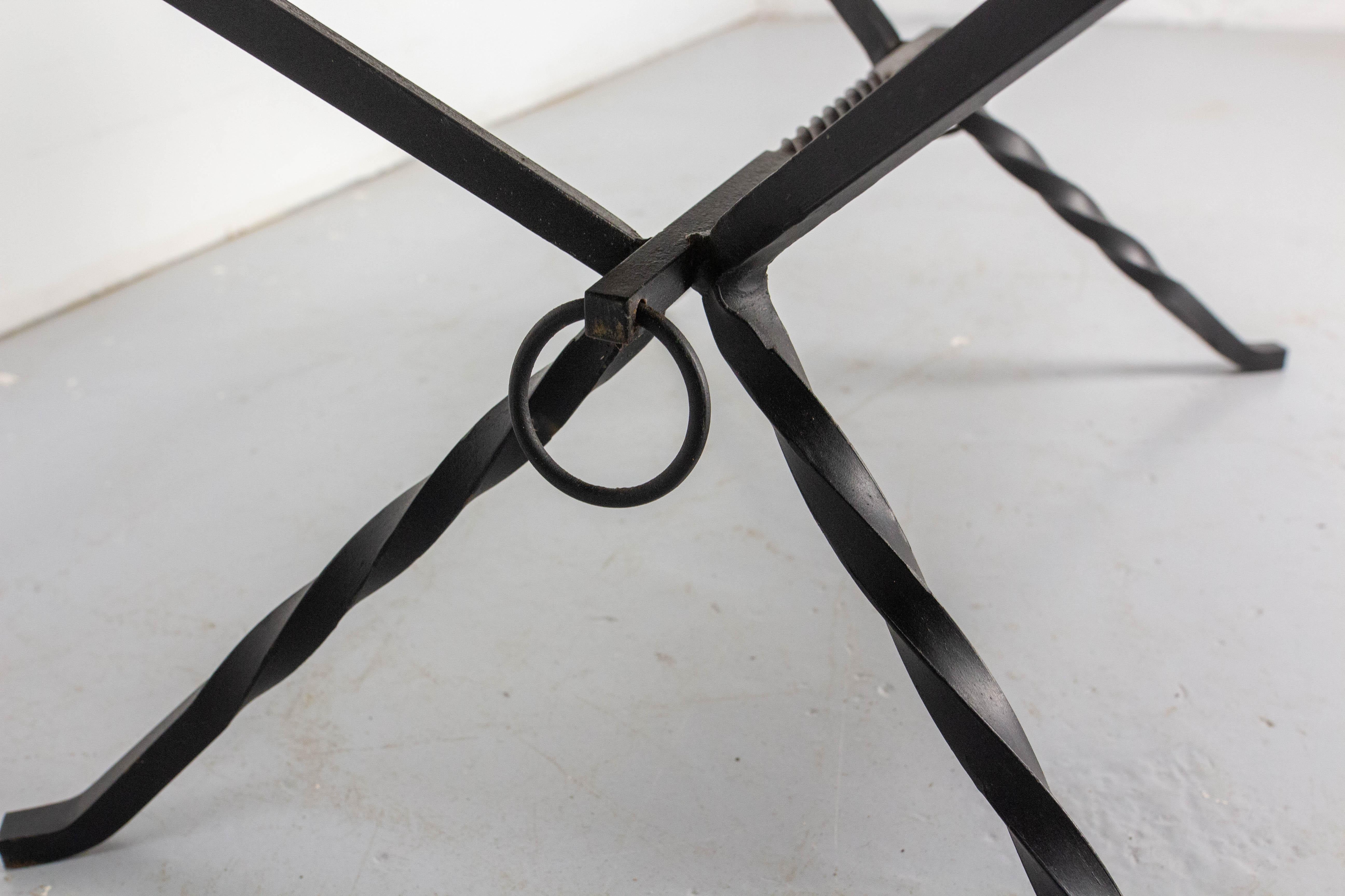 Table basse française en fer forgé et céramique émaillée, circa 1960 en vente 2