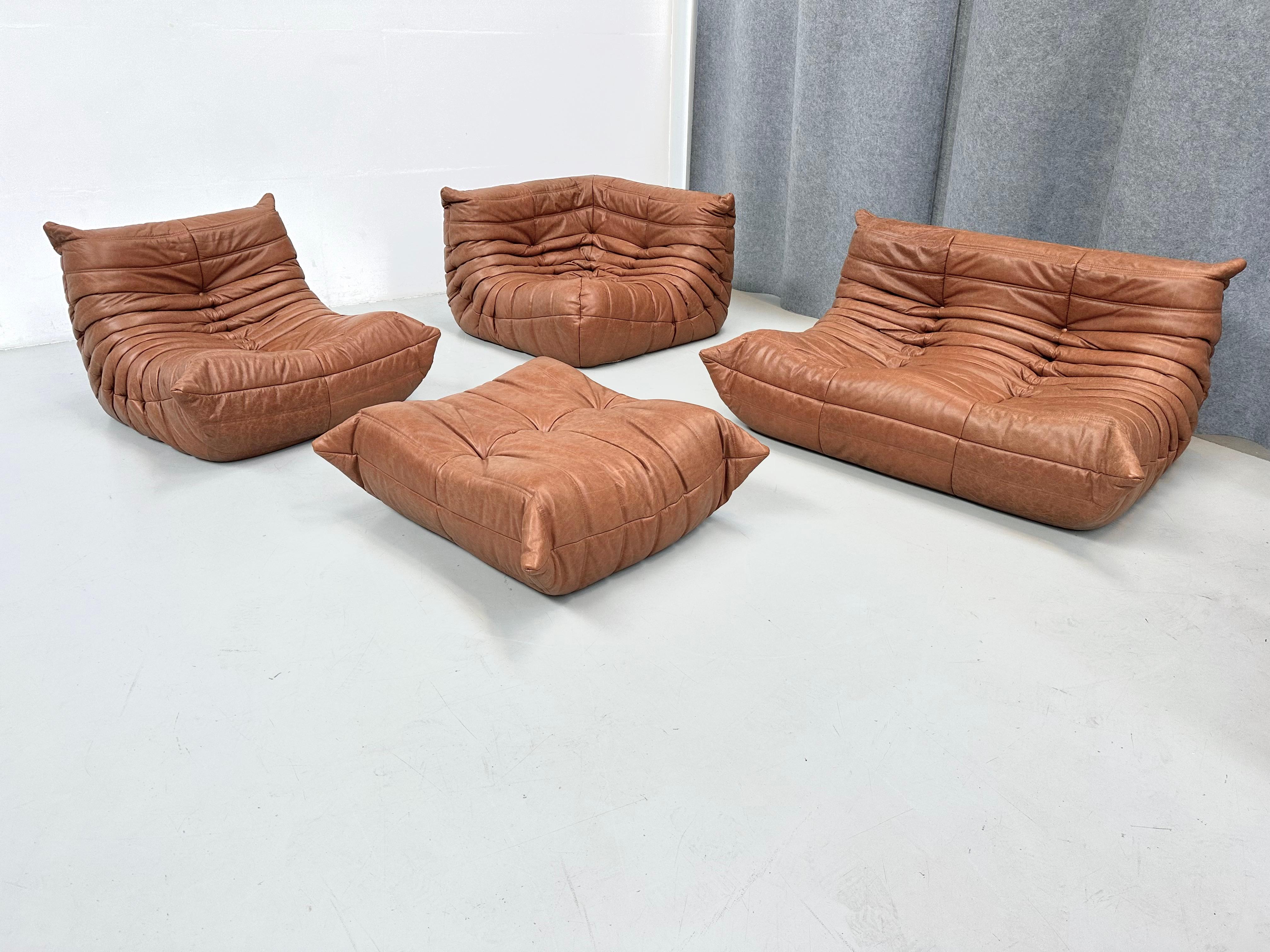 French Cognac Leather Togo Livingroomset  by Michel Ducaroy for Ligne Roset. In Excellent Condition For Sale In Eindhoven, Noord Brabant