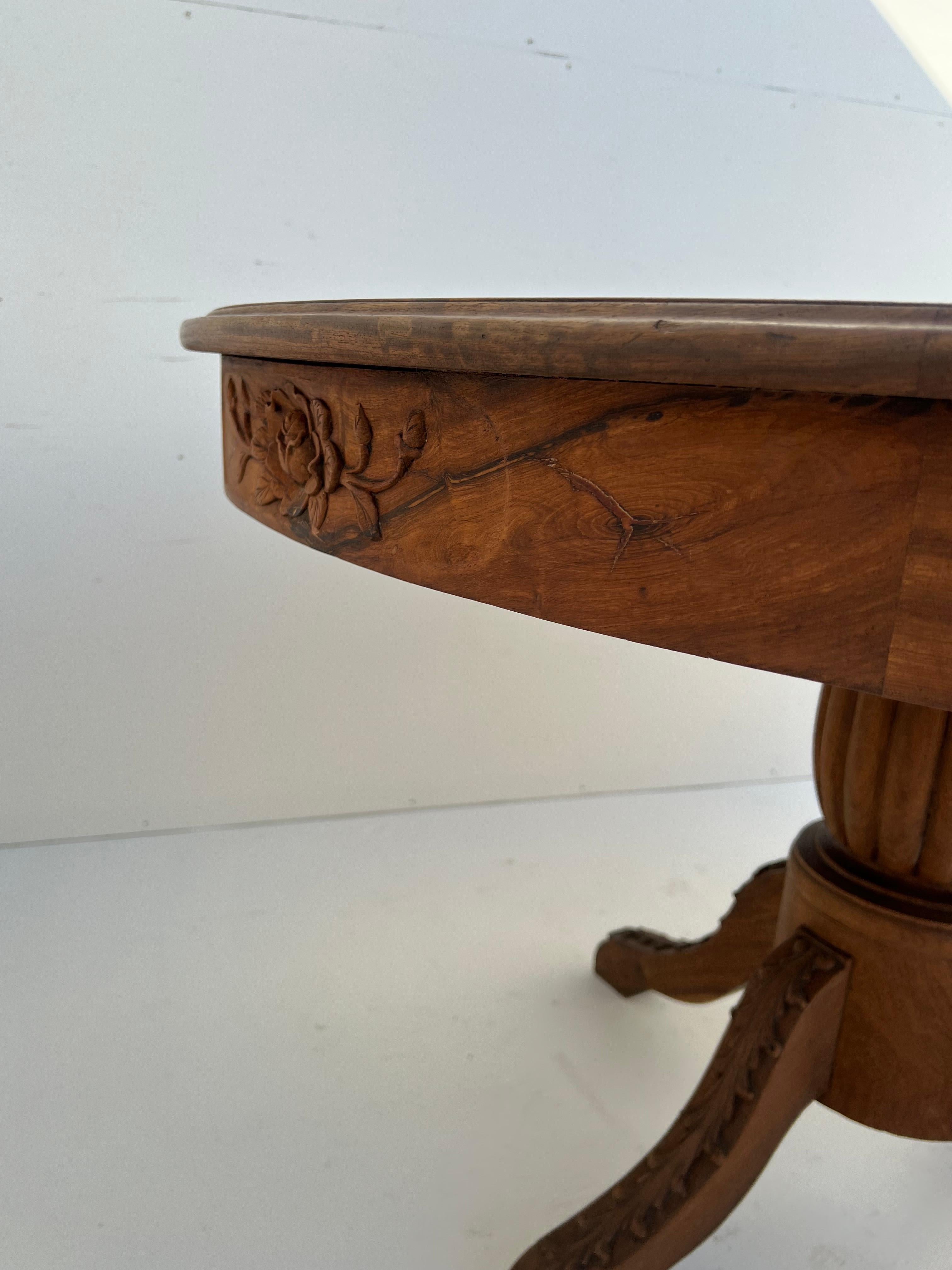 French Colonial Craved Teak Dinning Table 1930's In Good Condition For Sale In venice, CA