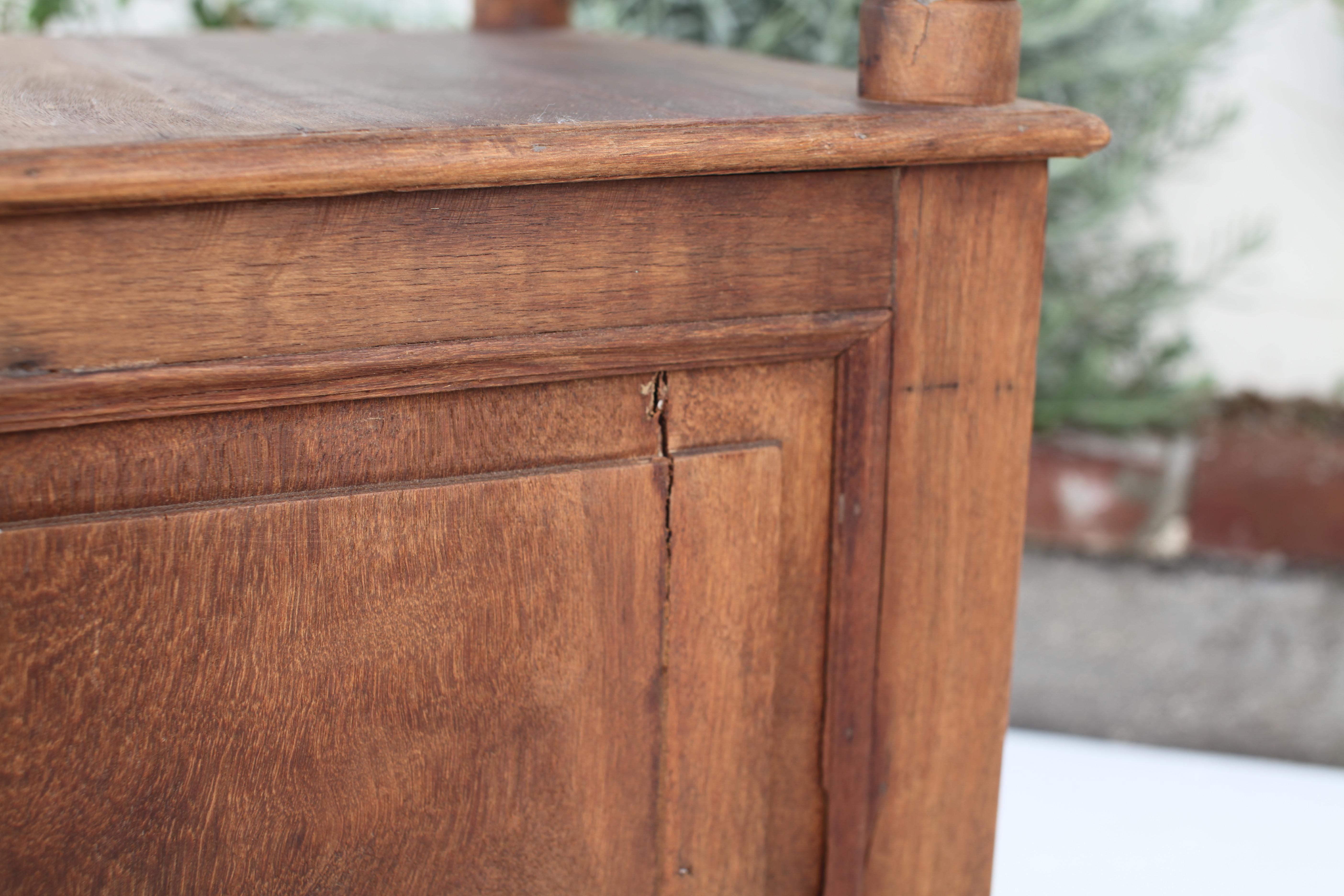 French Colonial Teak Open Bedside Cabinet Turned Corners, 1930's  For Sale 7