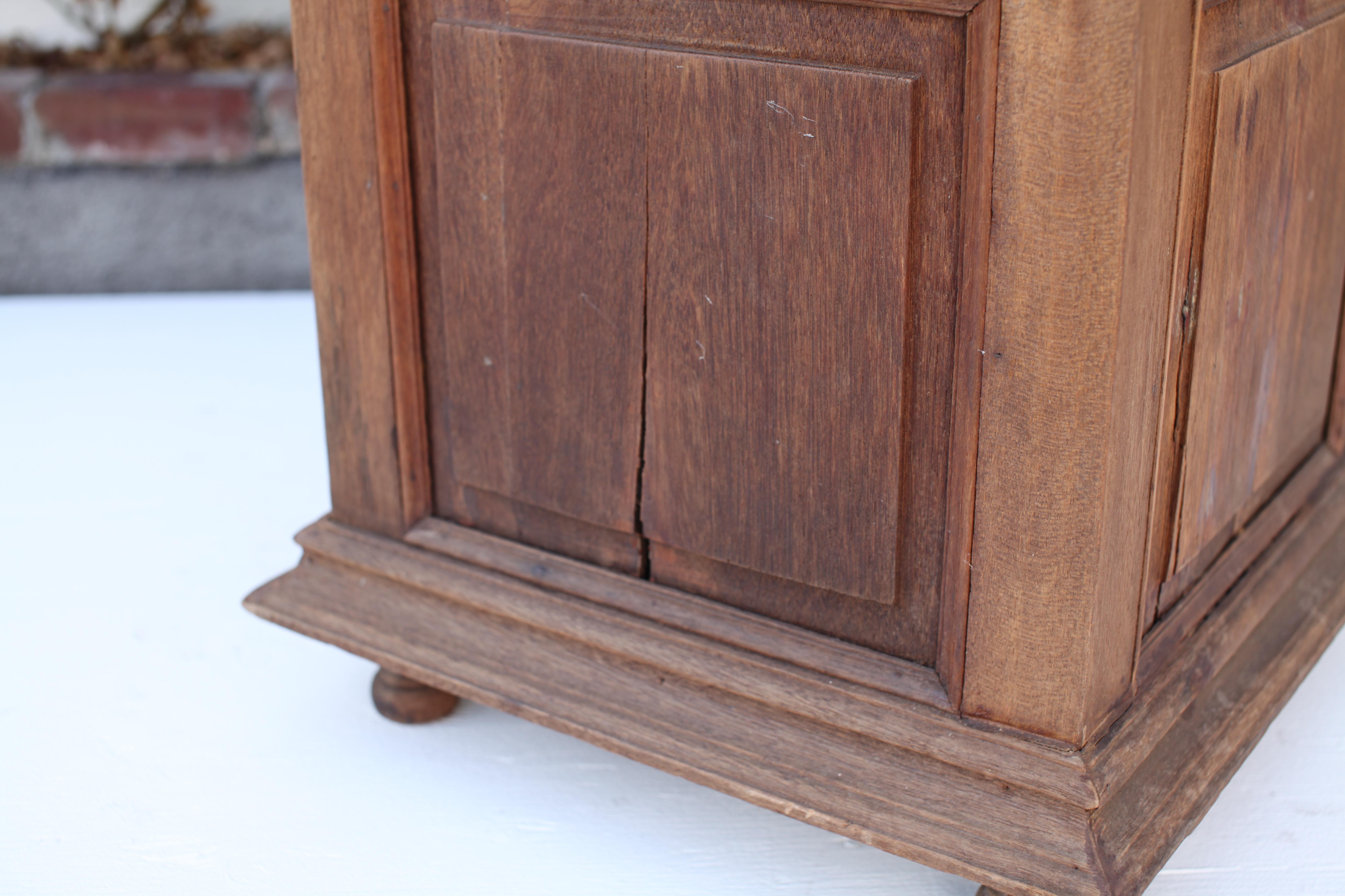 French Colonial Teak Open Bedside Cabinet Turned Corners, 1930's  For Sale 8