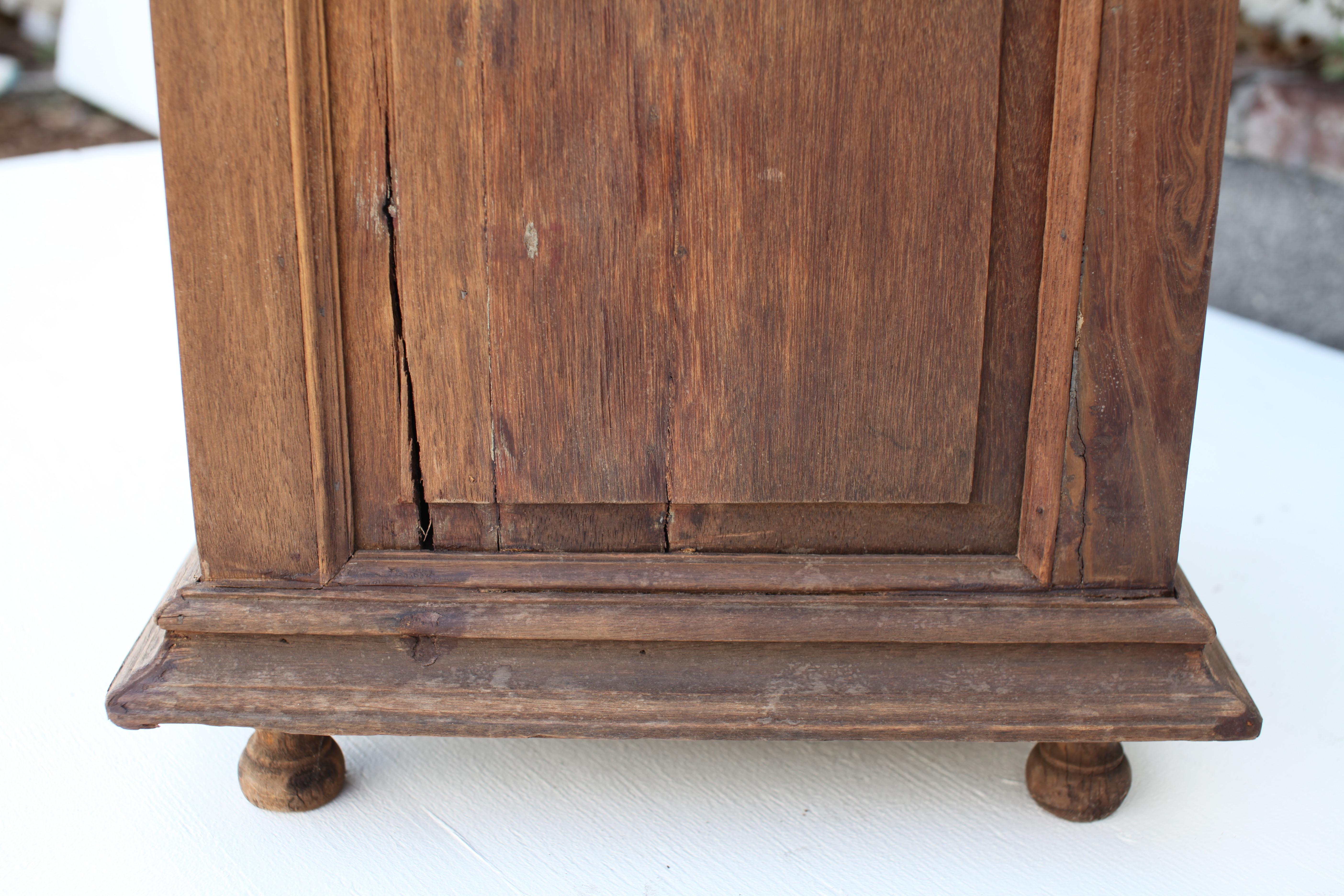 French Colonial Teak Open Bedside Cabinet Turned Corners, 1930's  For Sale 9