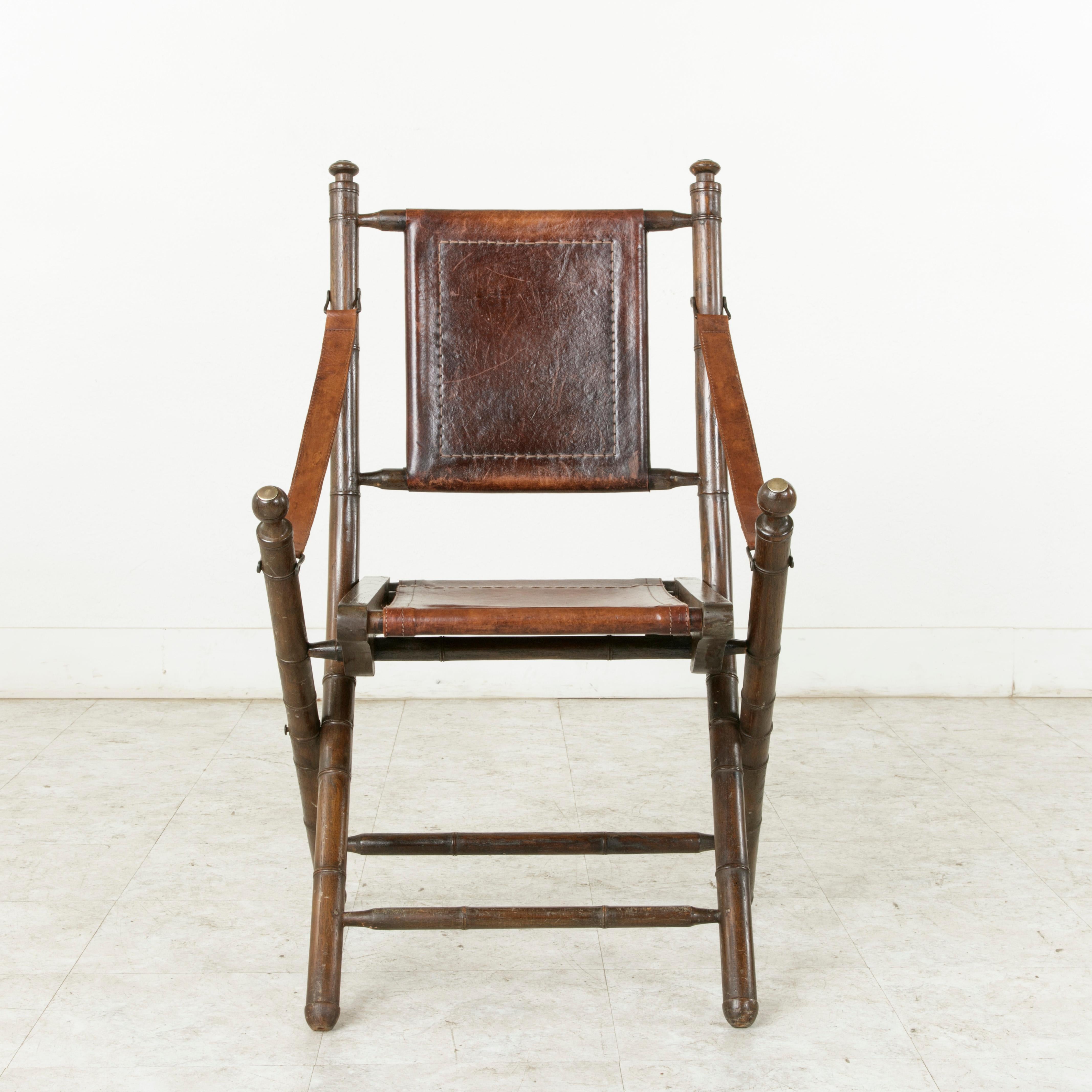 French Colonial Walnut Faux Bamboo Folding Deck Chair, circa 1900 In Good Condition In Fayetteville, AR