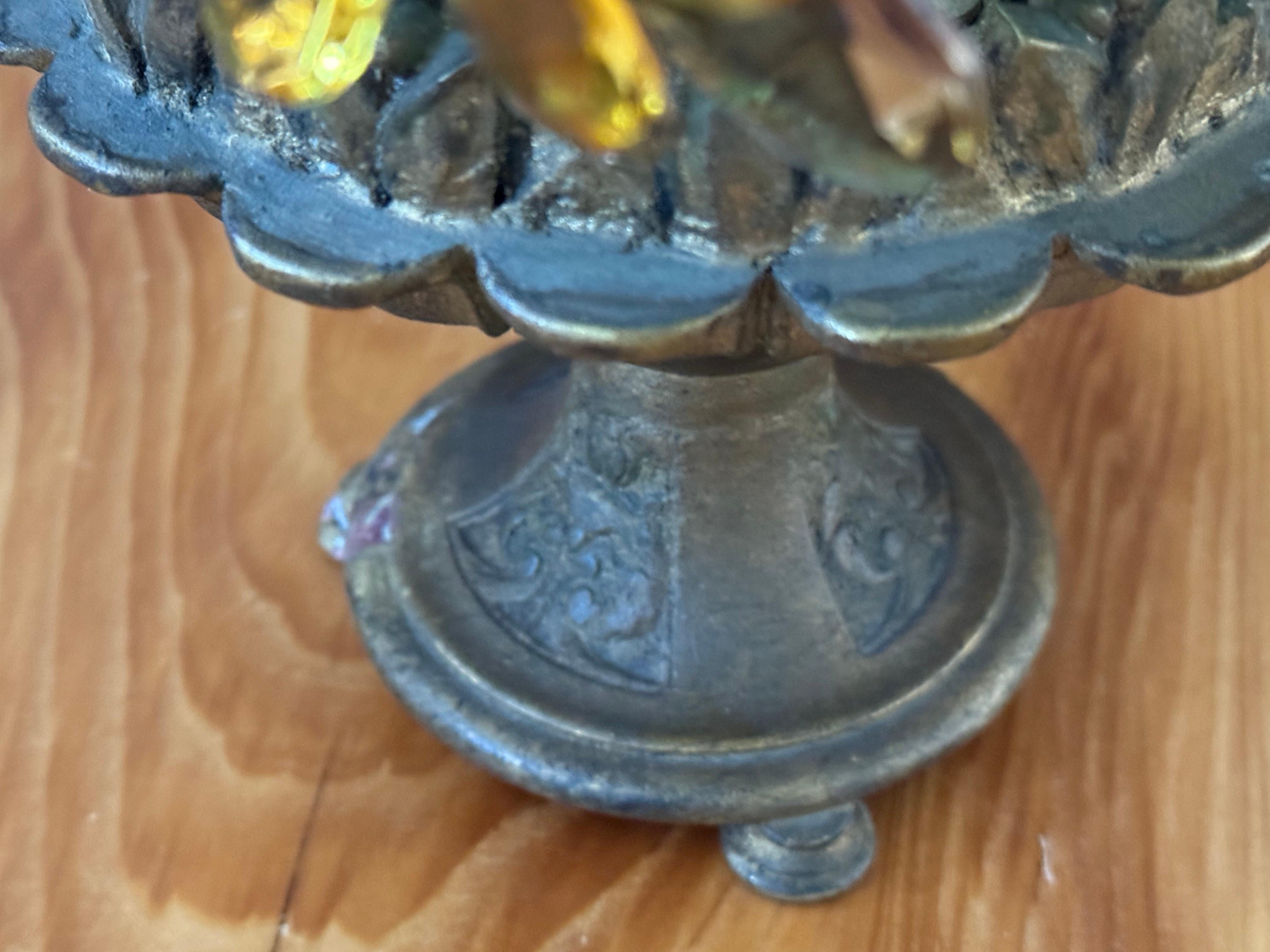 Französischer farbenfroher Glas-Blumenblatt- und Bronze-Kandelaber mit 12 Lichtern, 19. Jahrhundert im Angebot 3