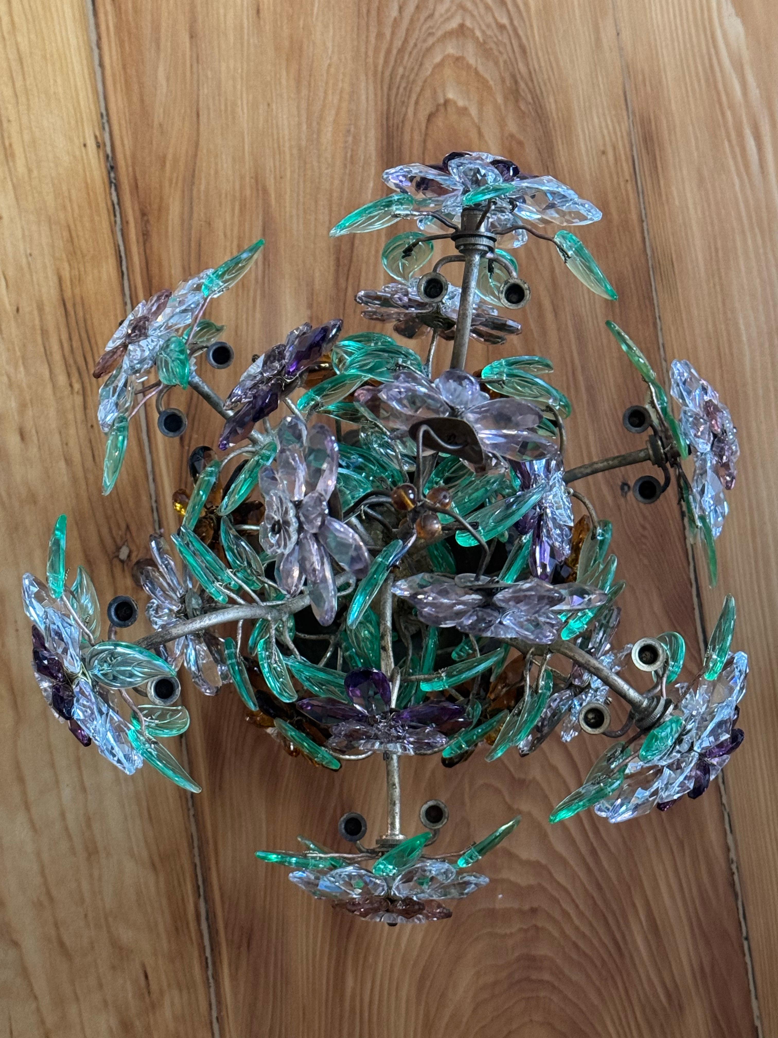 Französischer farbenfroher Glas-Blumenblatt- und Bronze-Kandelaber mit 12 Lichtern, 19. Jahrhundert im Angebot 5