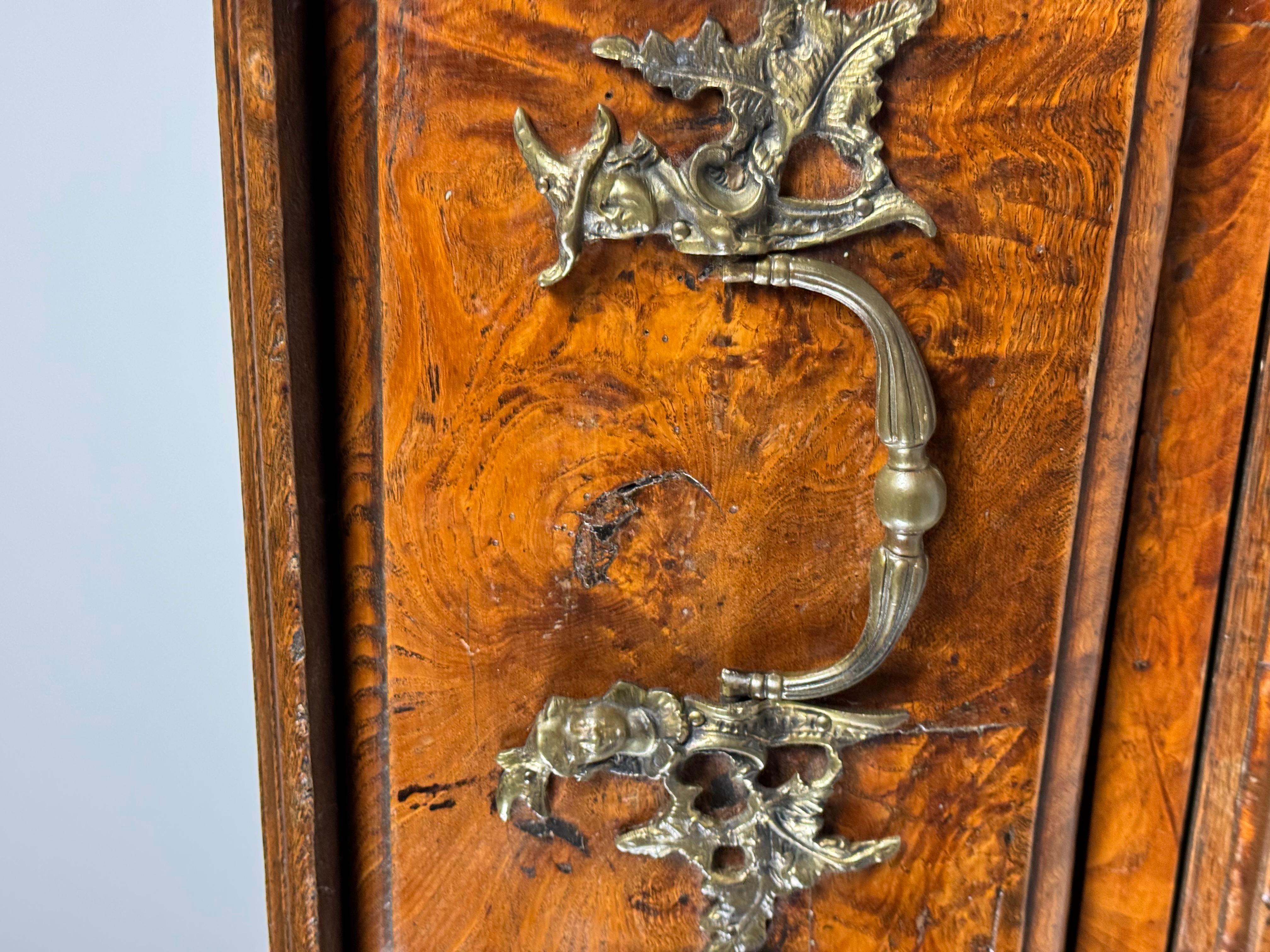 French commode 18th century For Sale 9