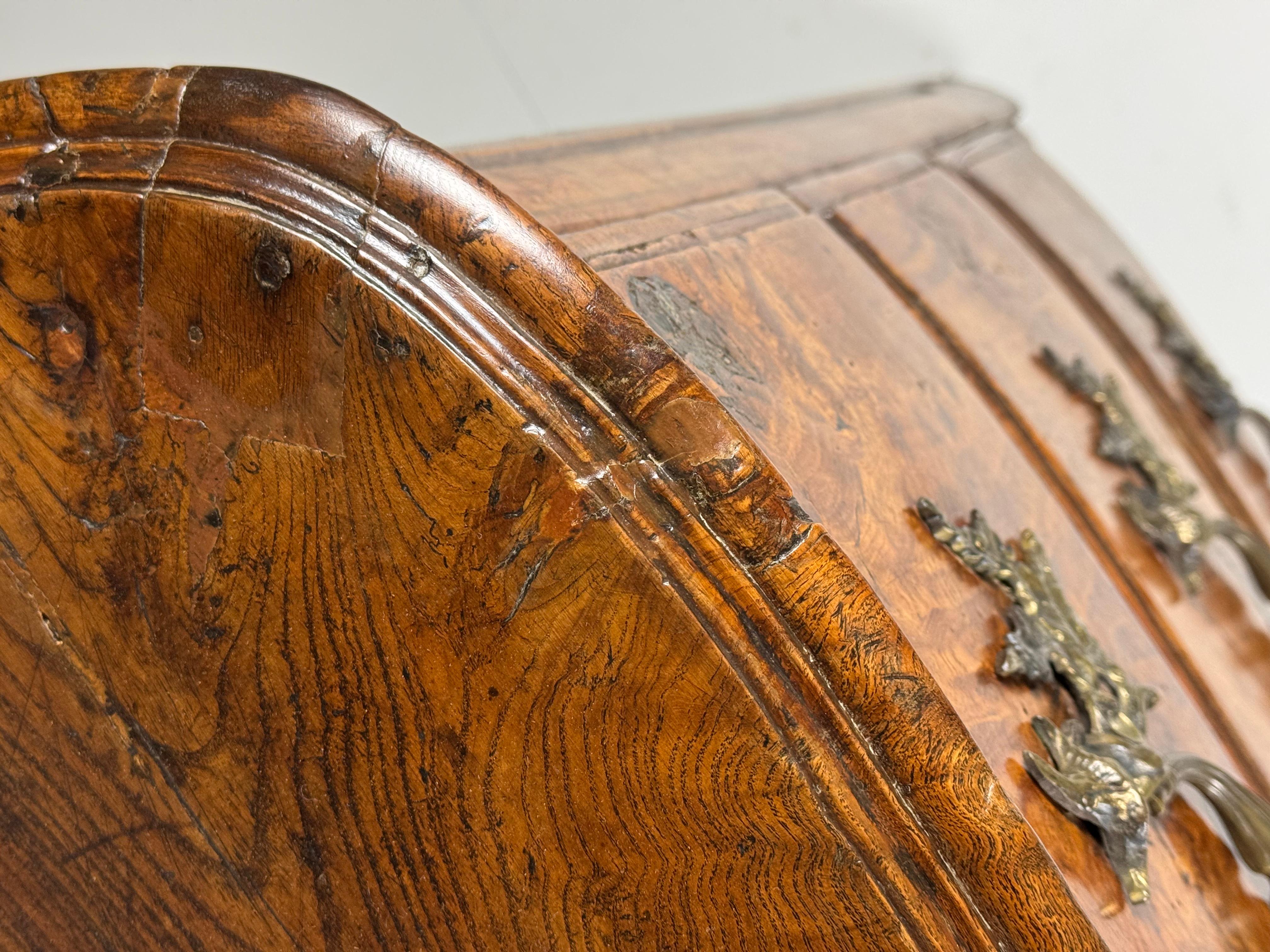 French commode 18th century For Sale 12