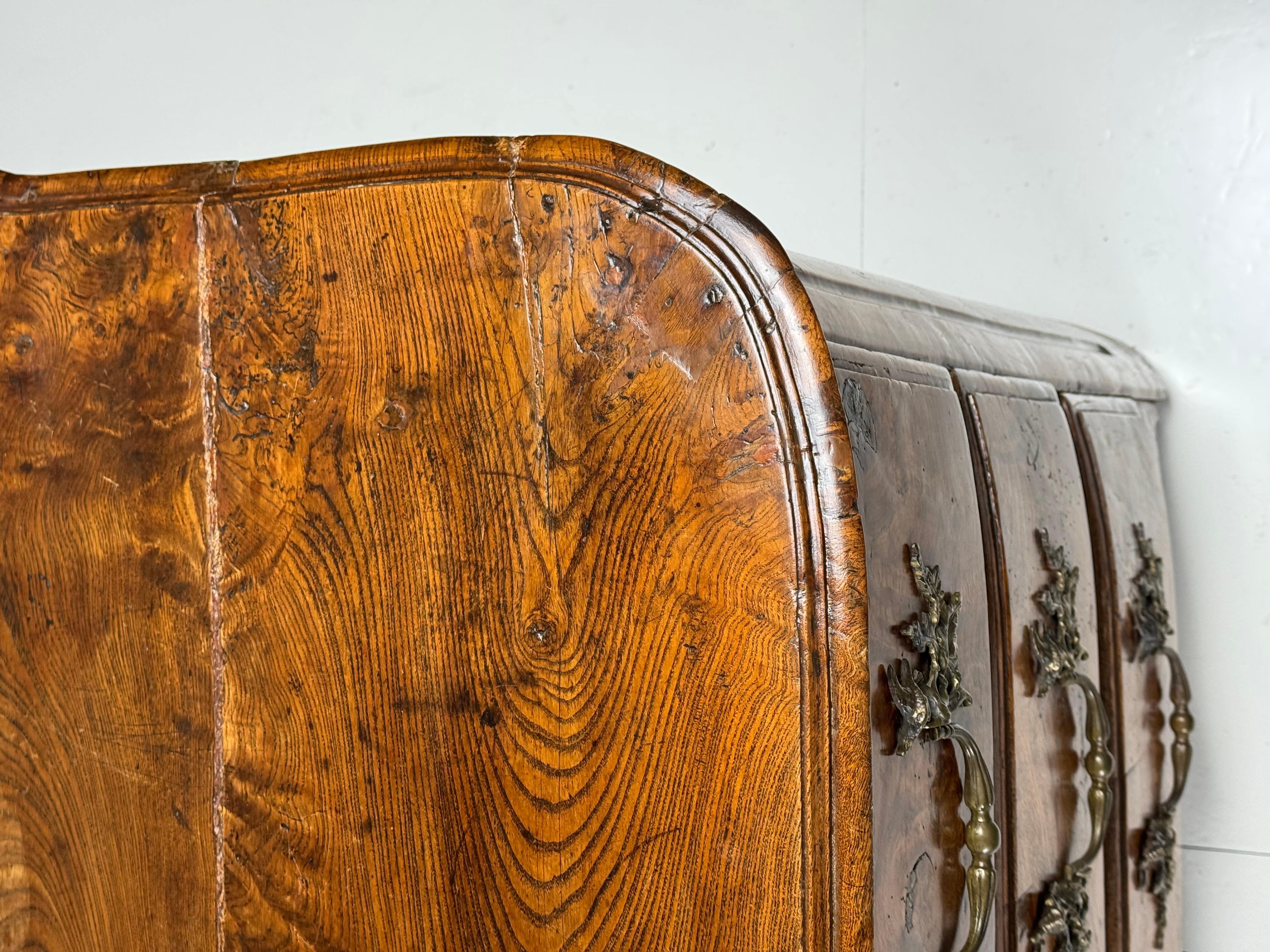 French commode 18th century For Sale 13