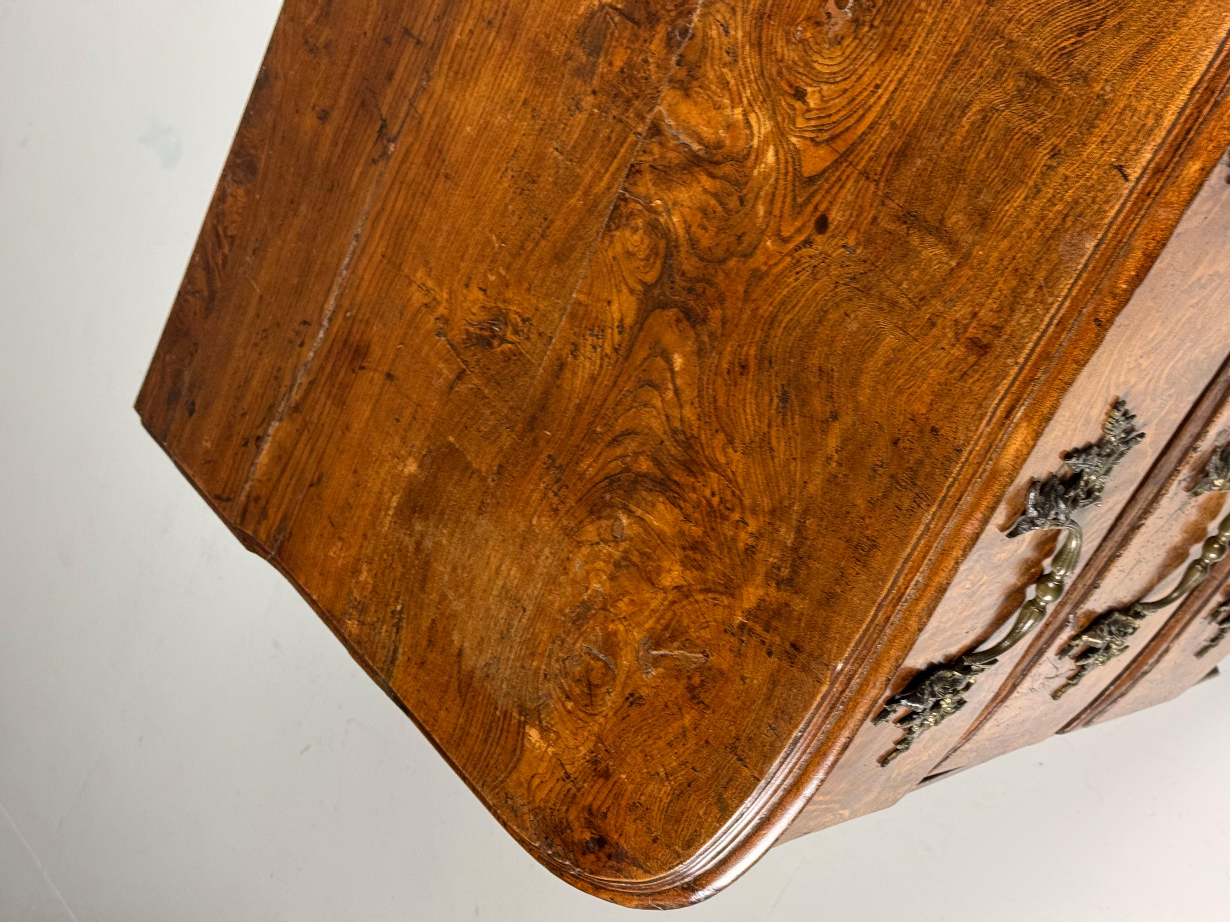 French commode 18th century For Sale 15