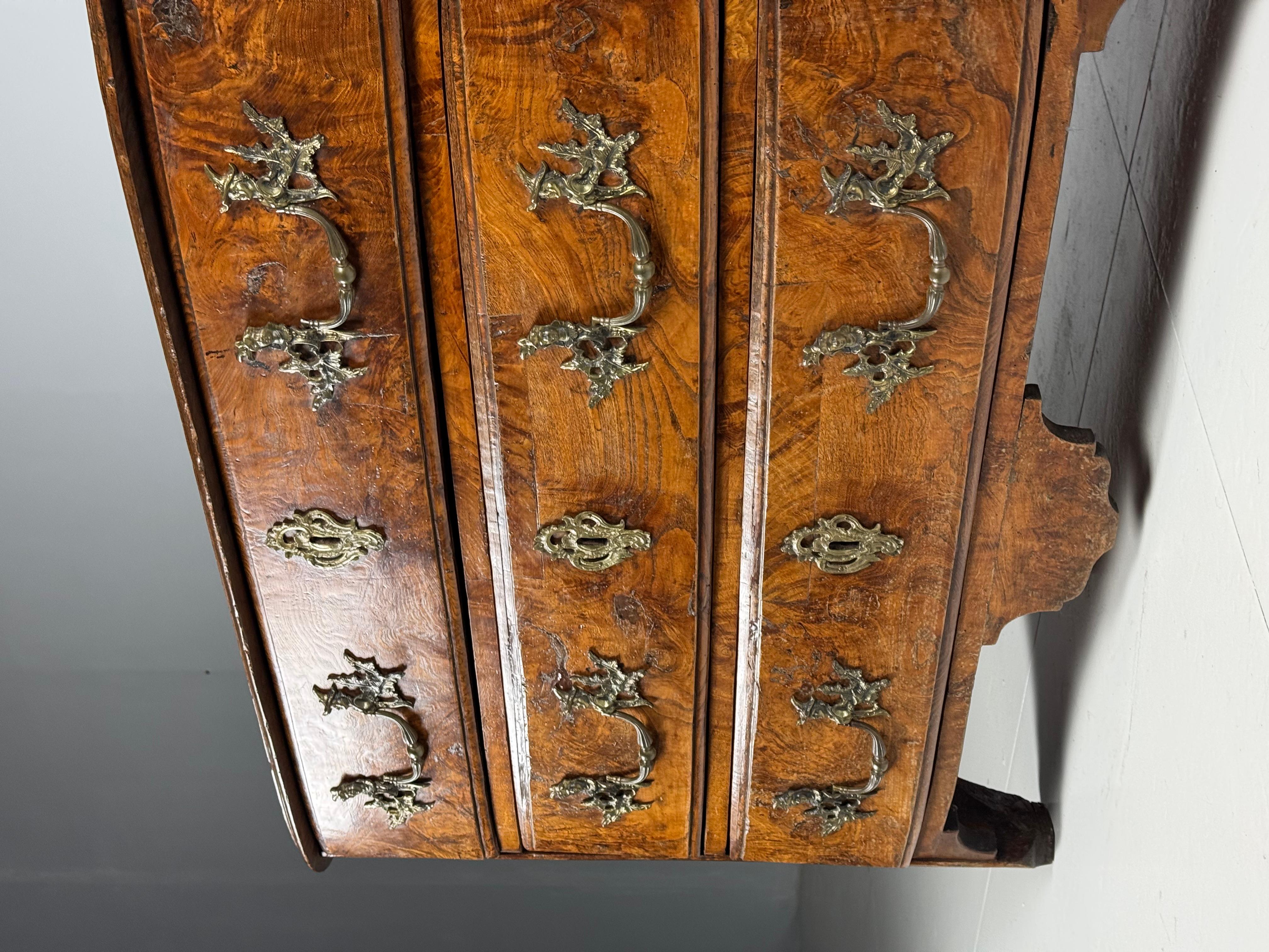 French commode 18th century For Sale 4
