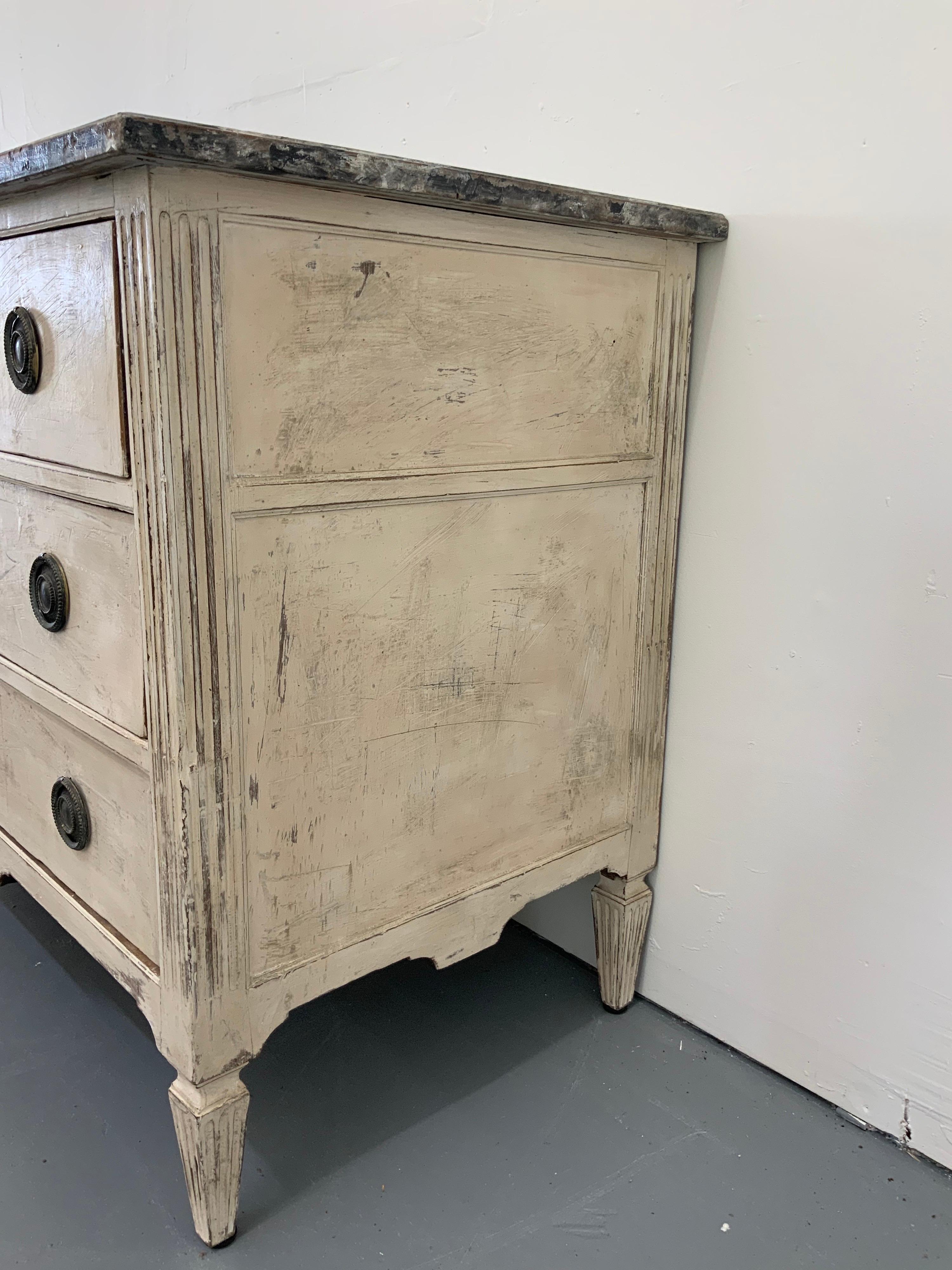 French Commode Louis XV Style 19th Century In Good Condition In Stuart, FL
