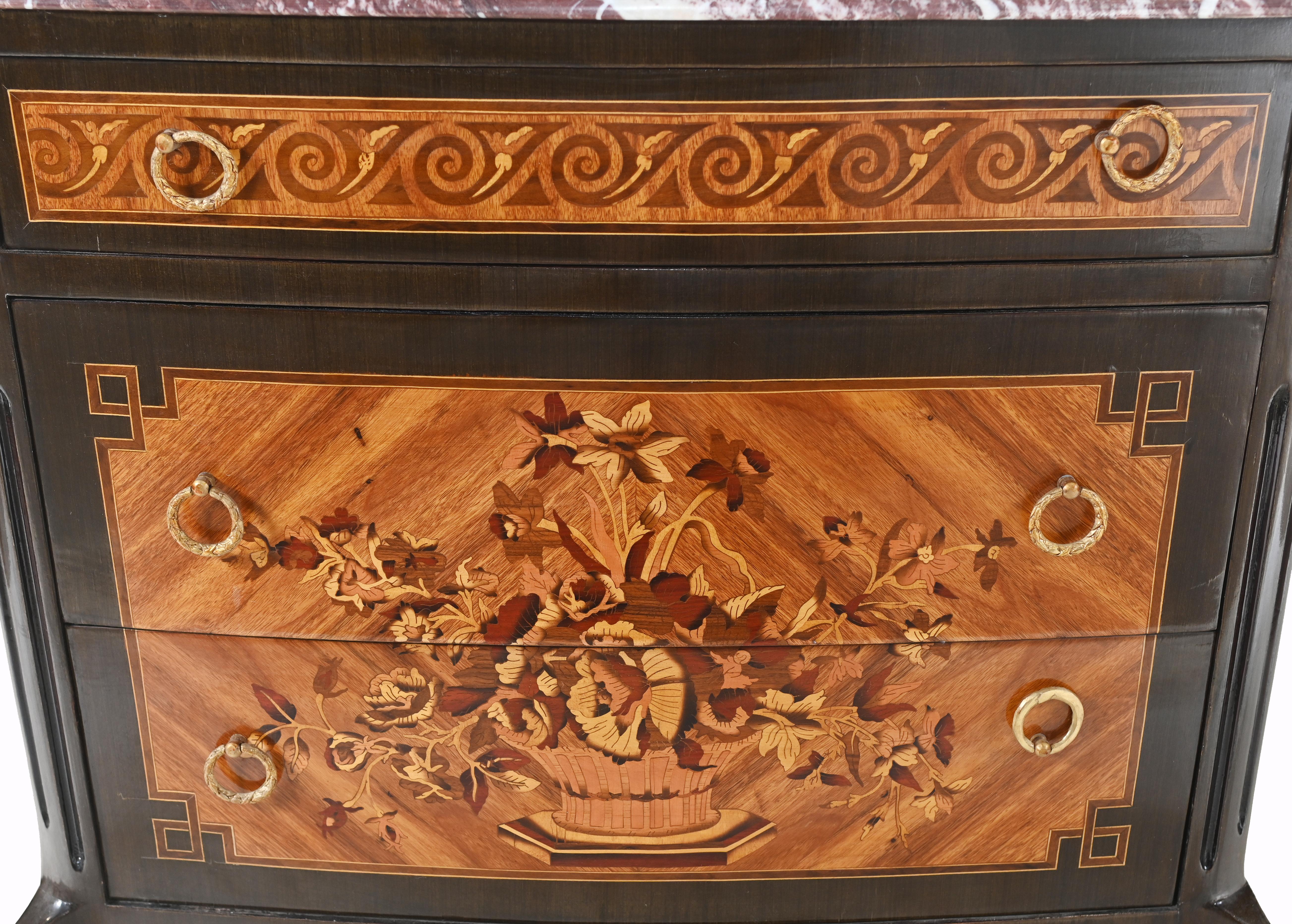 Commode Louis XVI à tiroirs marquetés Bon état - En vente à Potters Bar, GB