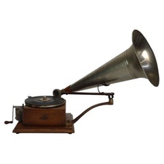 French Compagnie Française Du Gramophone Early Oak Hand Crank Gramophone & Disc
