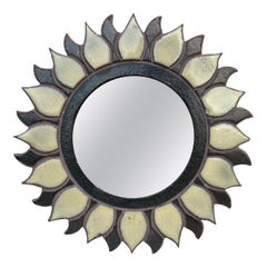 Miroir à fleurs en béton français, circa 1970