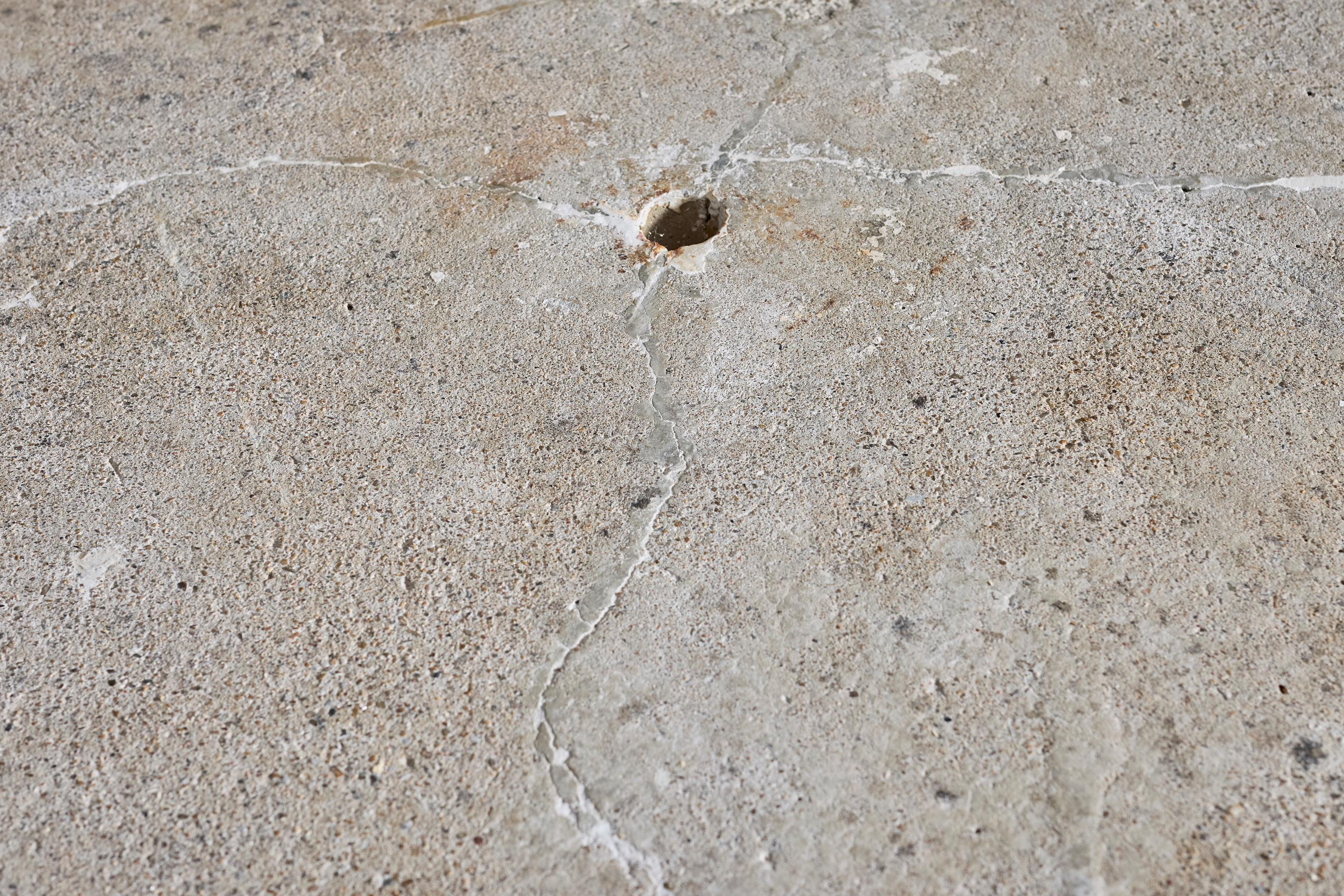 Table octogonale française en béton en vente 4