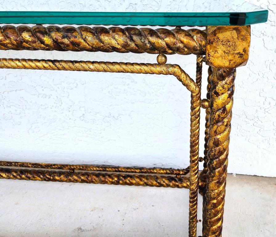 20ième siècle Table console française Louis XV Giltwood Barley Twist en vente