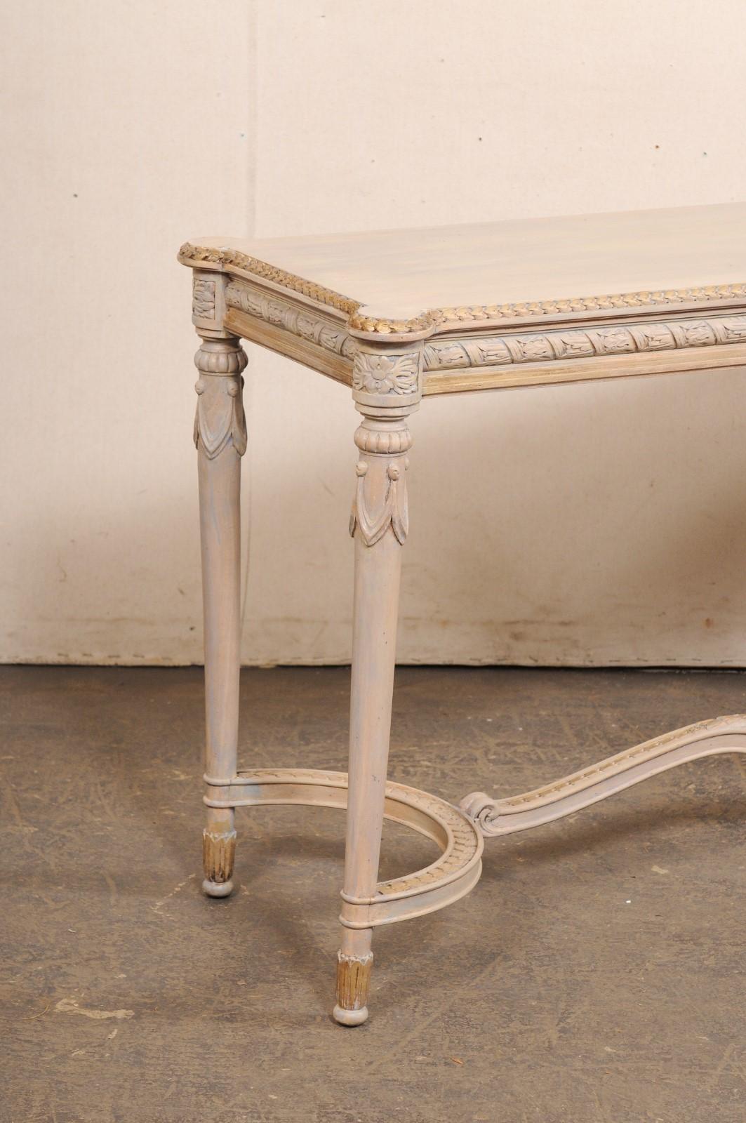 French Console Table w/Nicely Carved Trim & Gold Accents, Mid 20th C. In Good Condition For Sale In Atlanta, GA