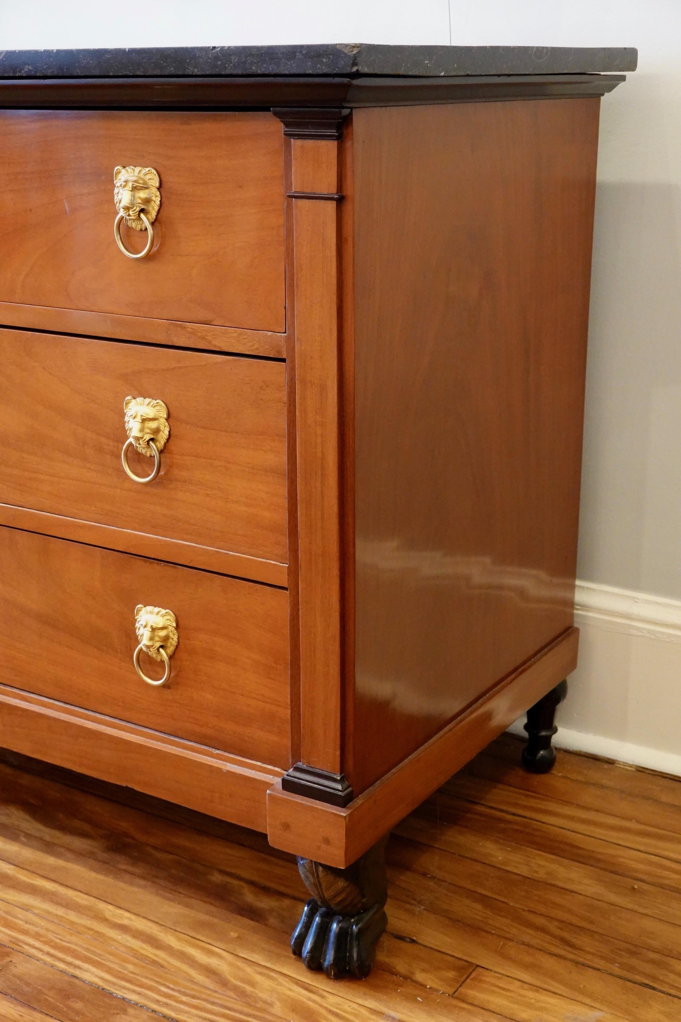 19th Century French Consulat Mahogany Period Commode with Paw Feet and Fossil Marble Top For Sale