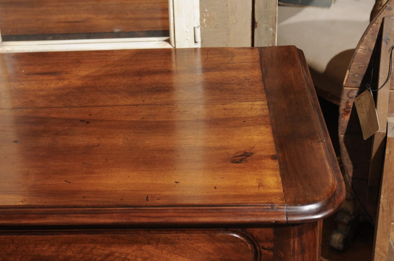 French Consulate Period 1800s Walnut Buffet with Carved Foliage and Urn Motifs 5