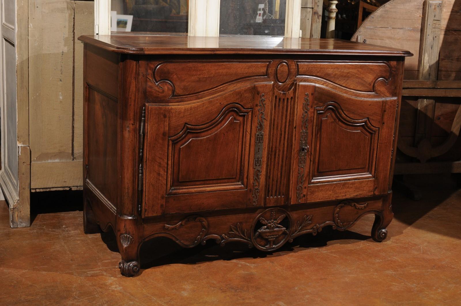 French Consulate Period 1800s Walnut Buffet with Carved Foliage and Urn Motifs 1