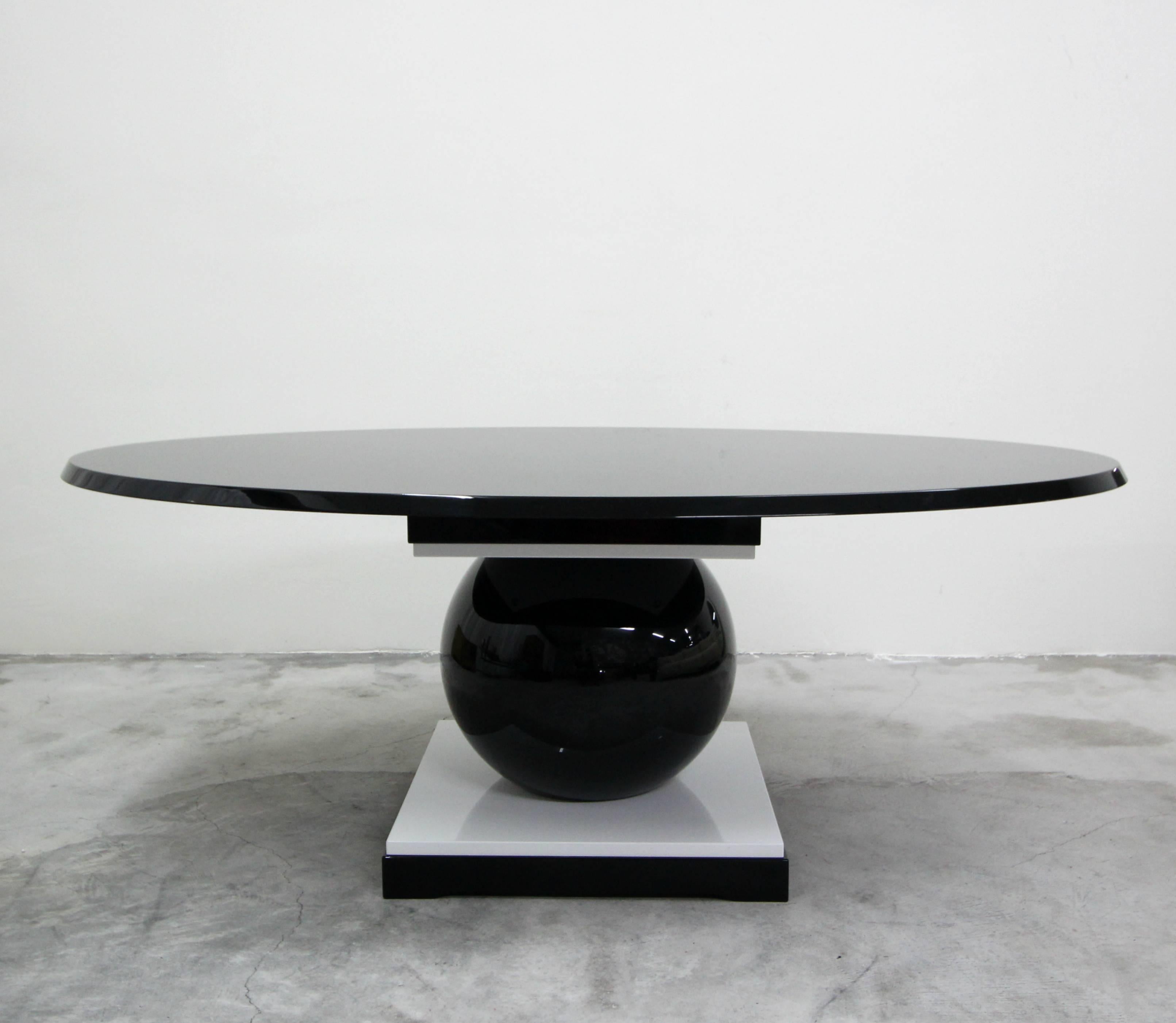 French Contemporary Lacquered Oval Dining Table by Jacques-Henri Lartigue, 1918 In Excellent Condition In Las Vegas, NV