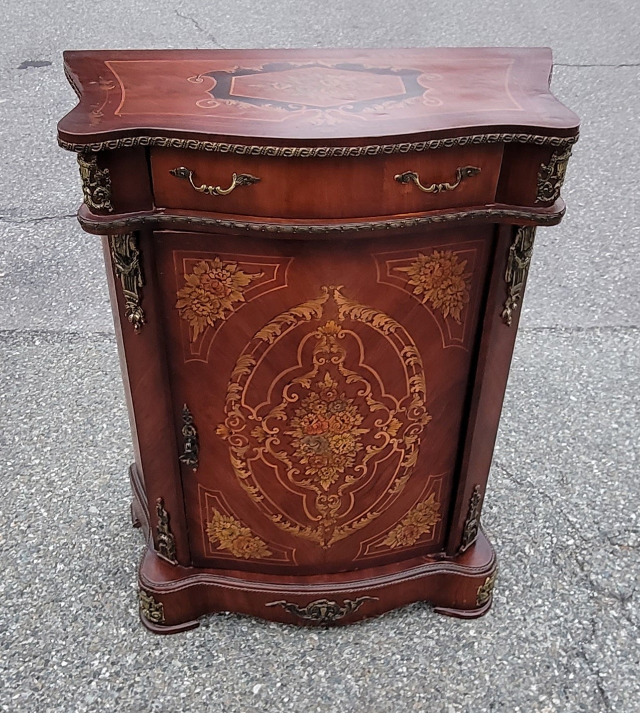 French Continental Mahogany Marquetry and Metal Decorated Side Console Cabinet For Sale 11