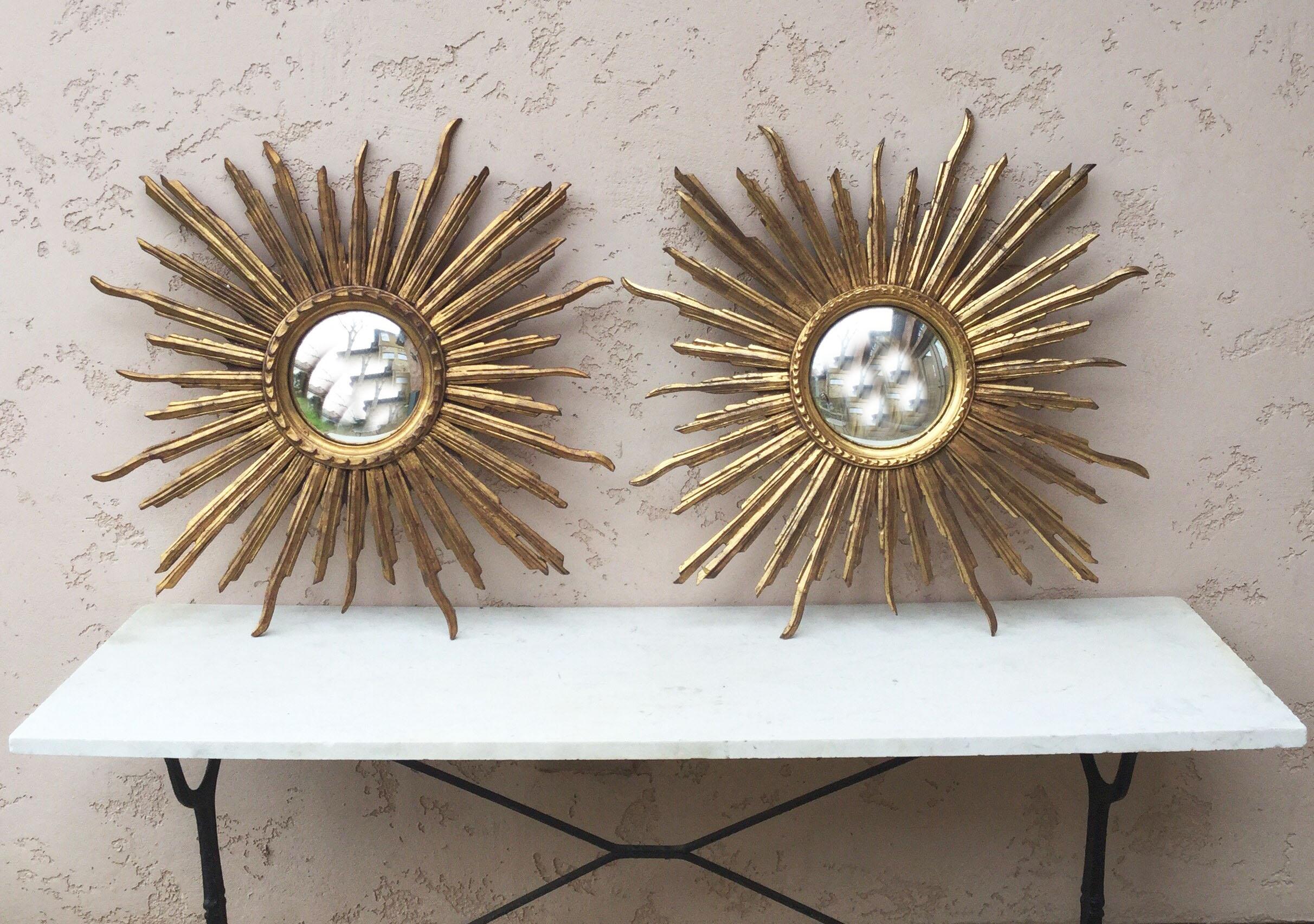French Convex Sunburst Gilded Wood Mirror In Good Condition In Austin, TX