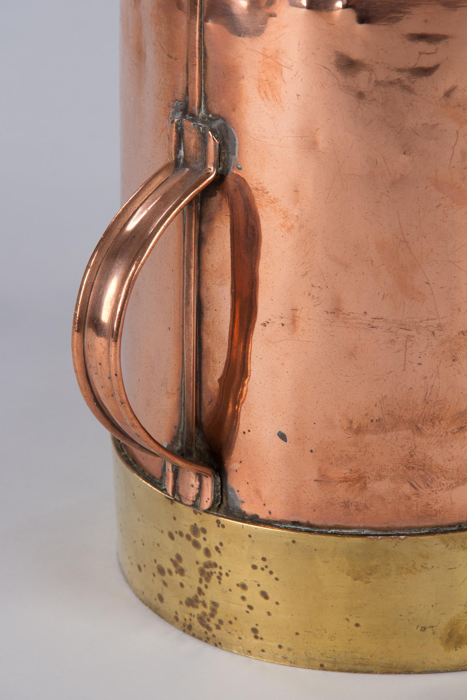 French Copper Bucket with Brass Trim, Late 1800s In Good Condition For Sale In Austin, TX