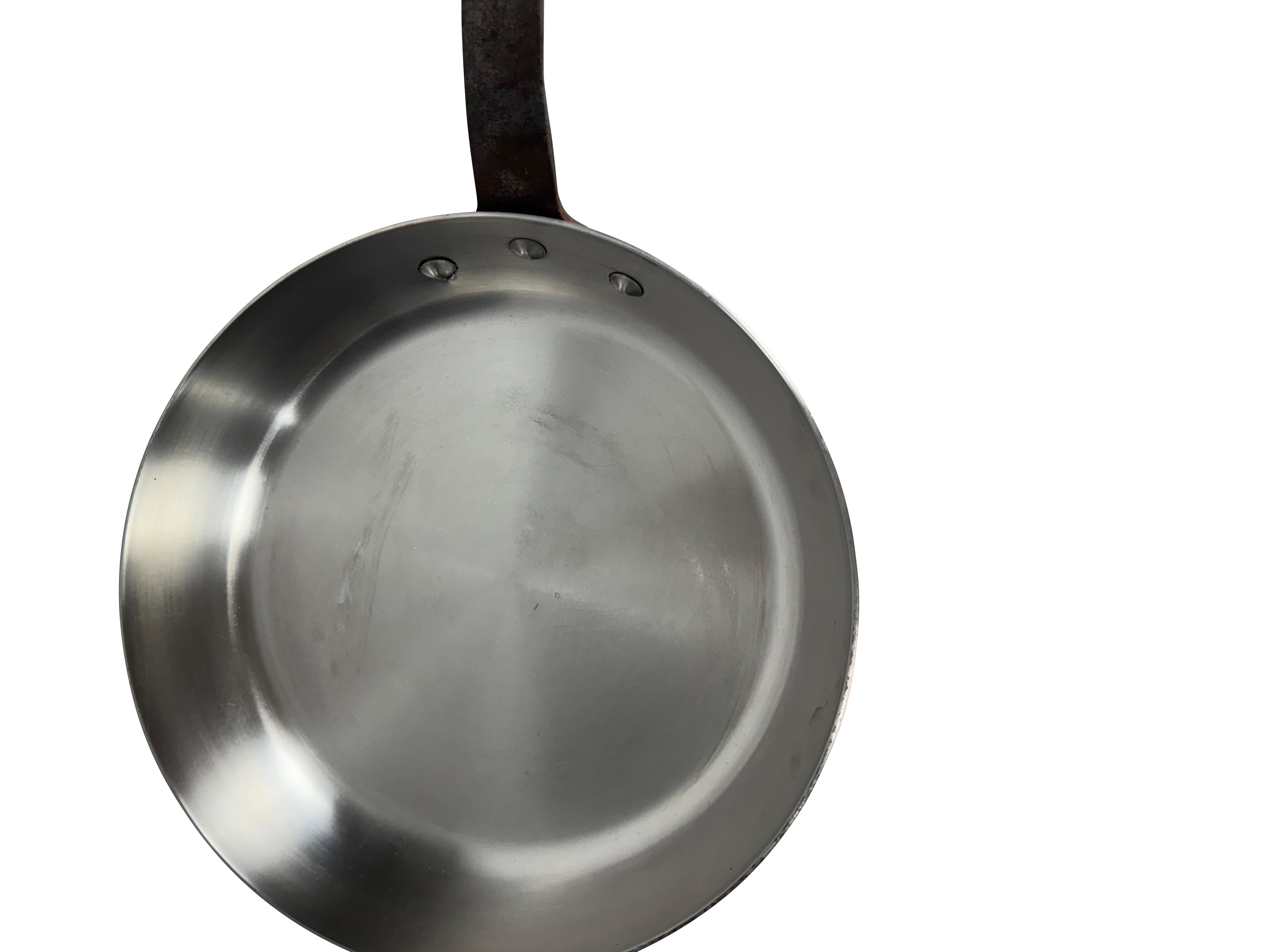 French Copper Skillet 9 Inch Marked Metaux Ouvres France In Good Condition For Sale In Essex, MA