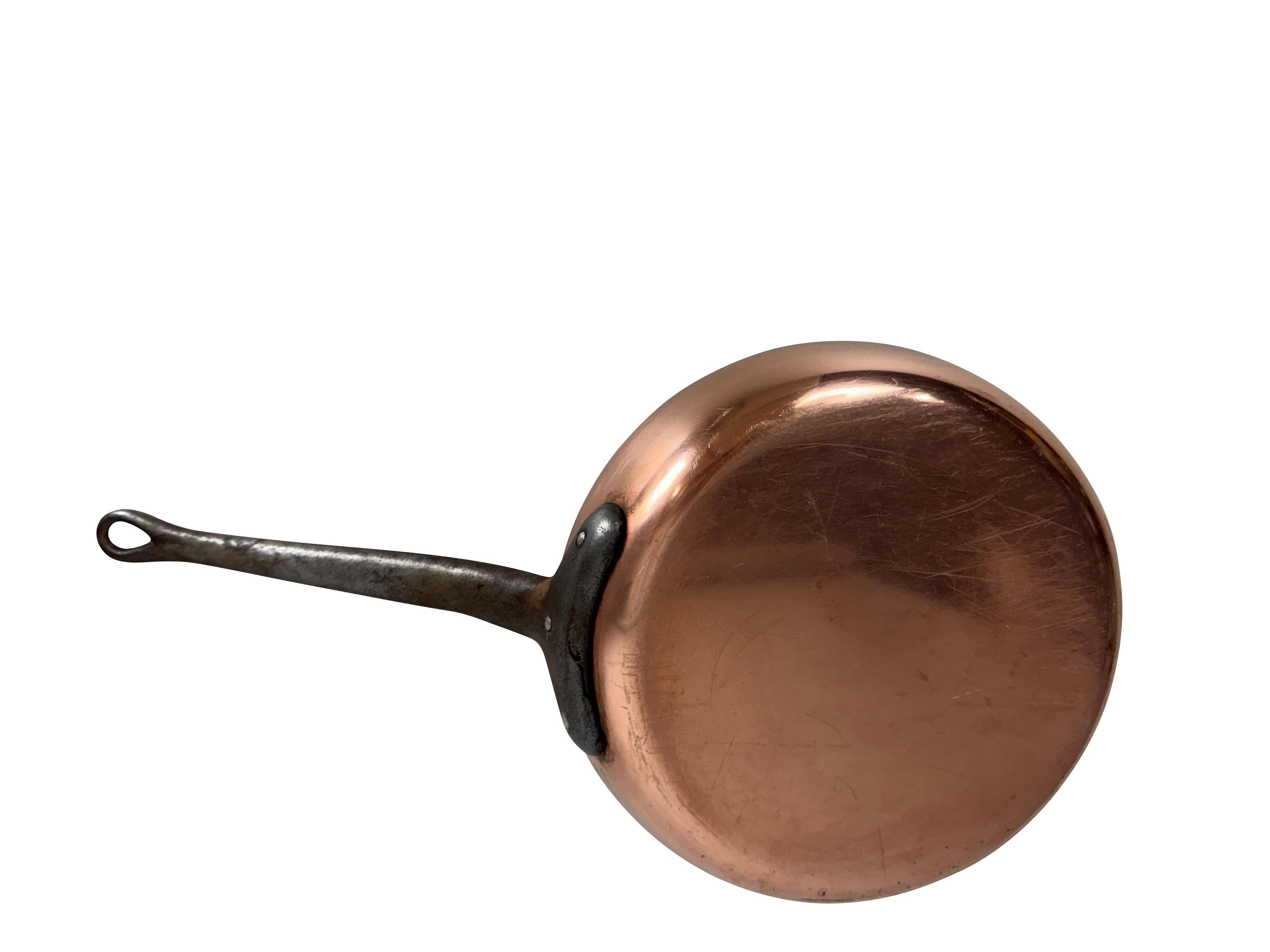 French Copper Skillet 9 Inch Marked Metaux Ouvres France For Sale 2