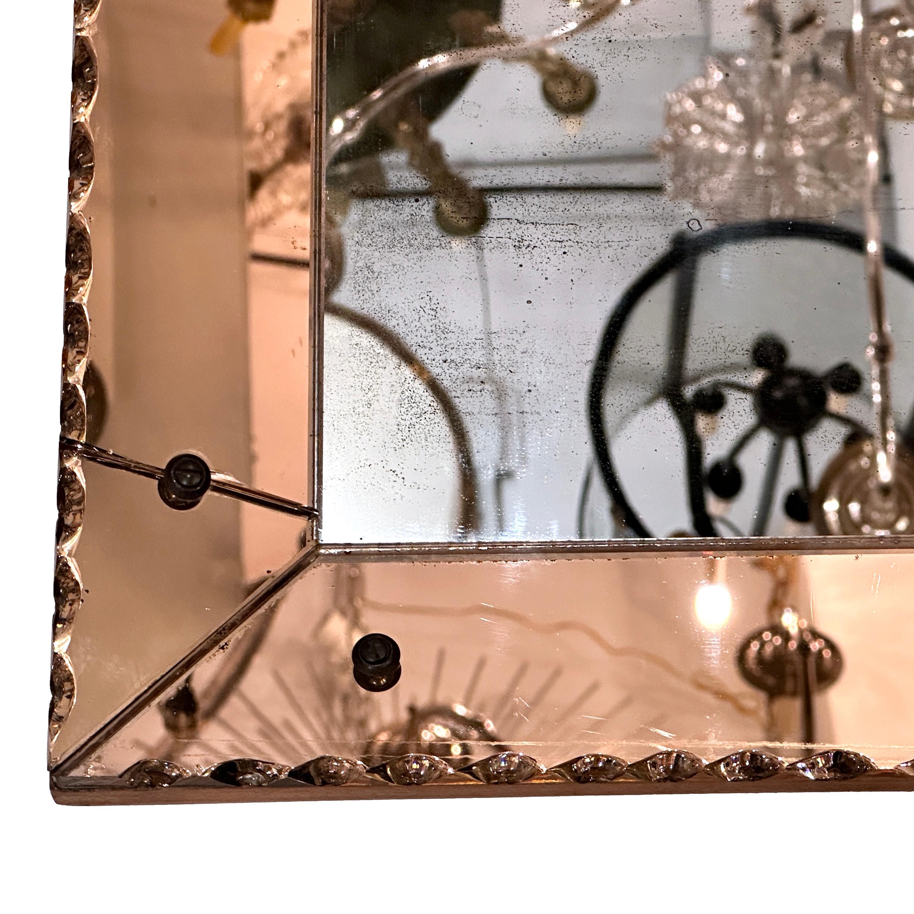 Miroir français teinté cuivre Bon état - En vente à New York, NY