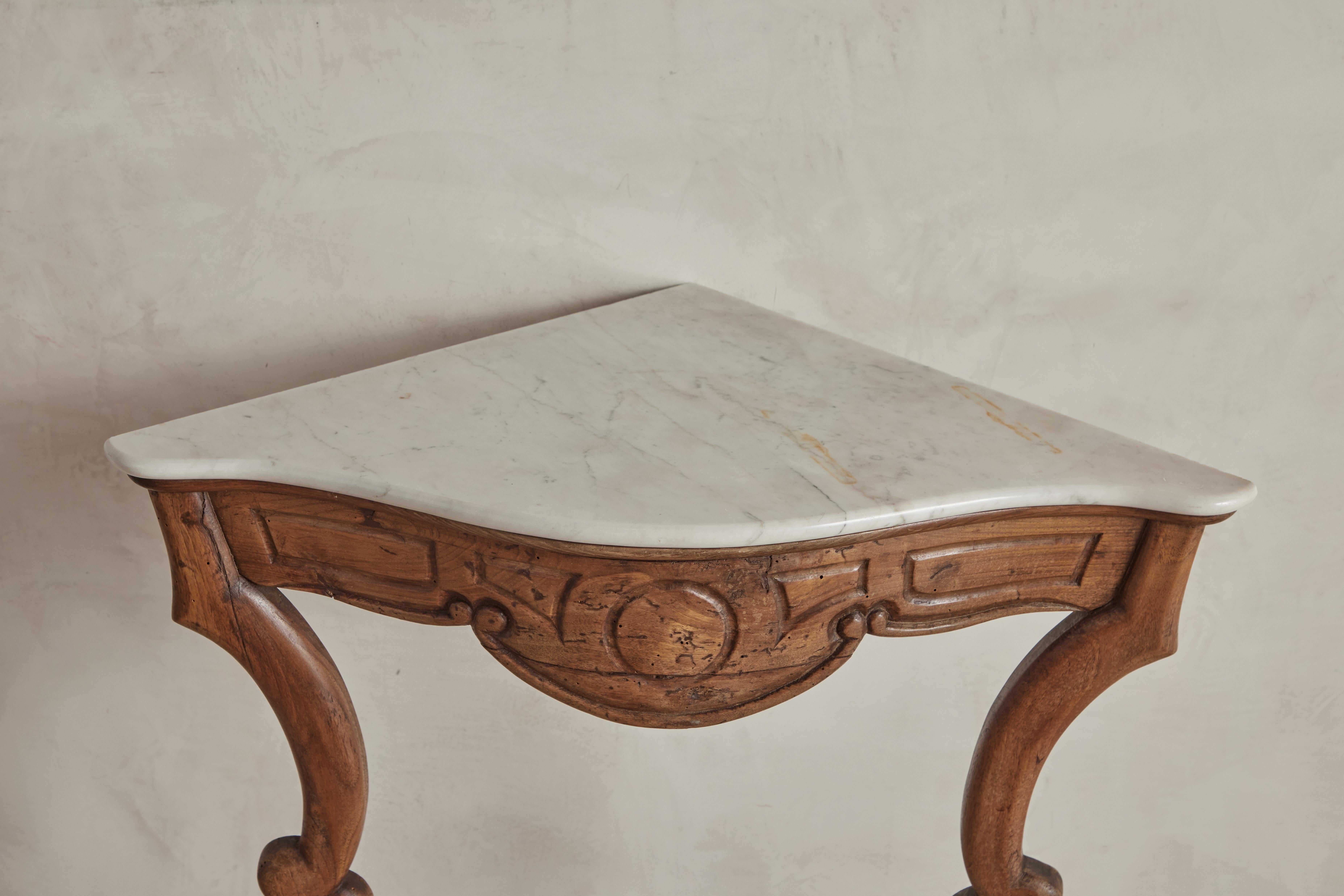 corner table antique