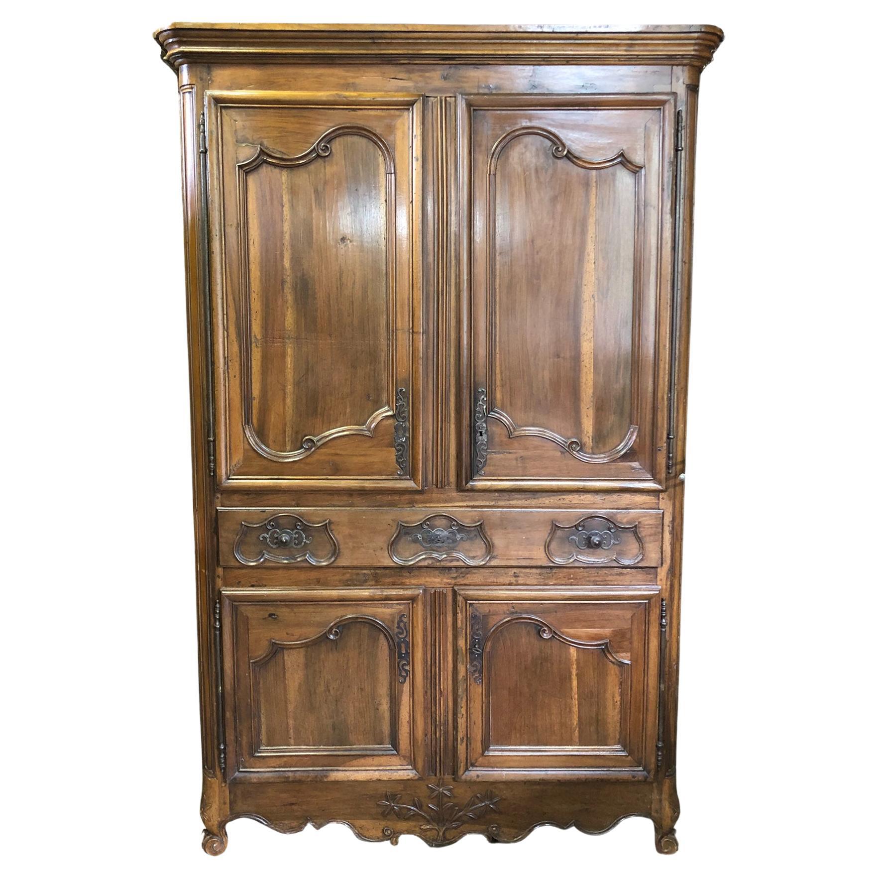 Big size French Corner Unit in Solid Walnut, with 4-Door Drawer For Sale