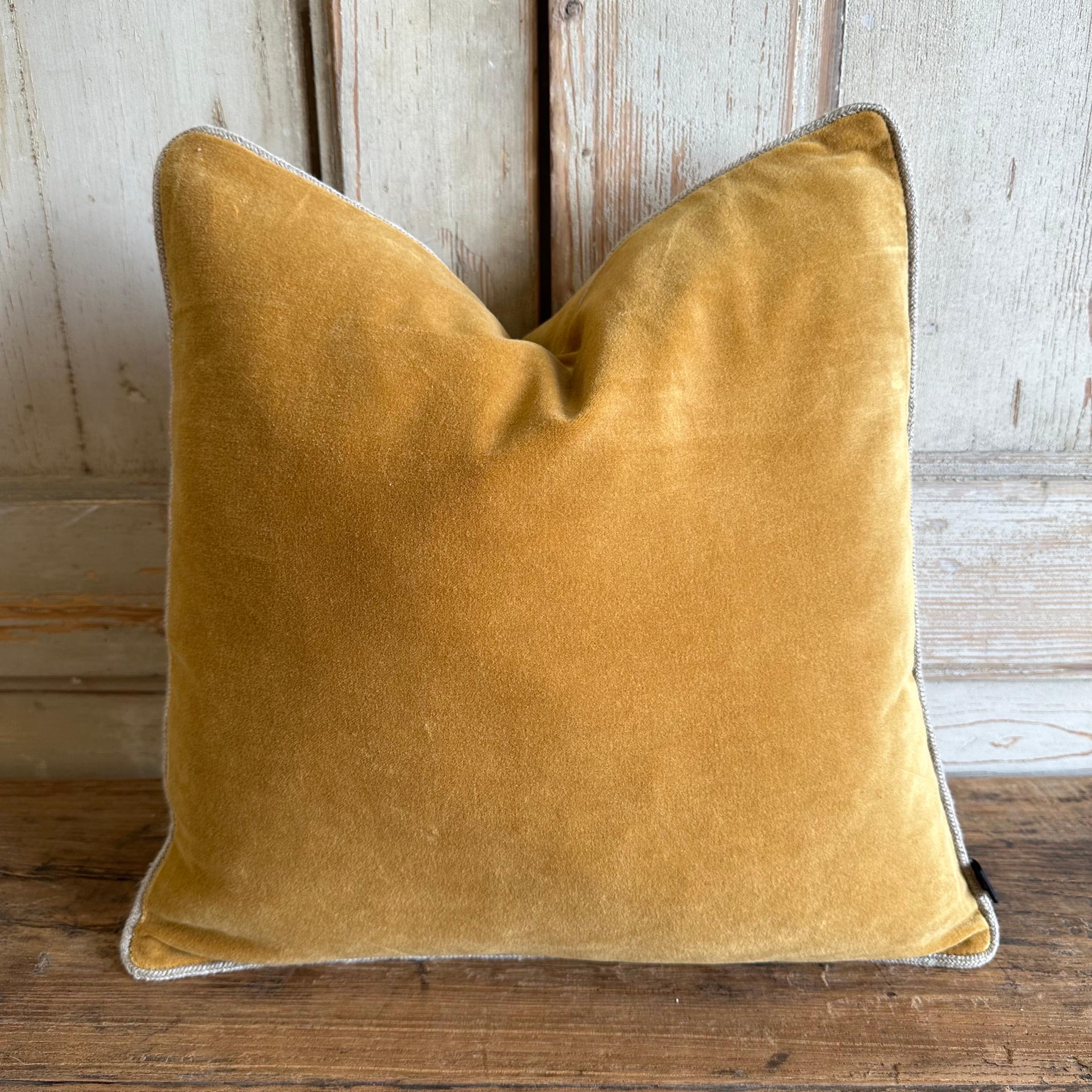 French cotton velvet lumbar pillow with jute trim.
French cotton velvet lumbar pillow with jute trim. Zipper closure, 90/10 down feather insert pillow is included.
size: 18x18
Color: Chamois; a faded dijon with light tan coloring
100% Cotton