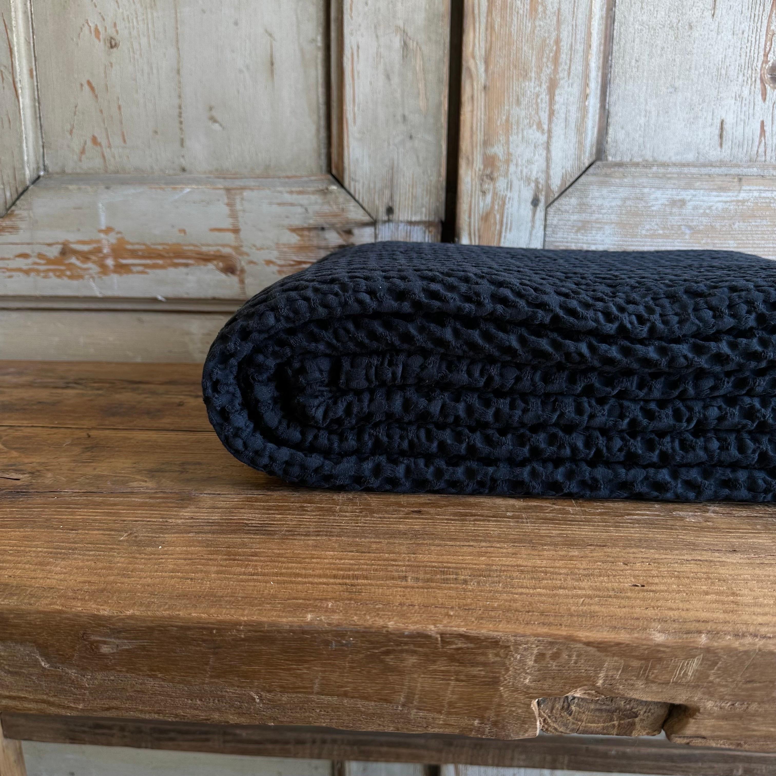 Coton Couverture de lit en coton français gaufré en Noir en vente