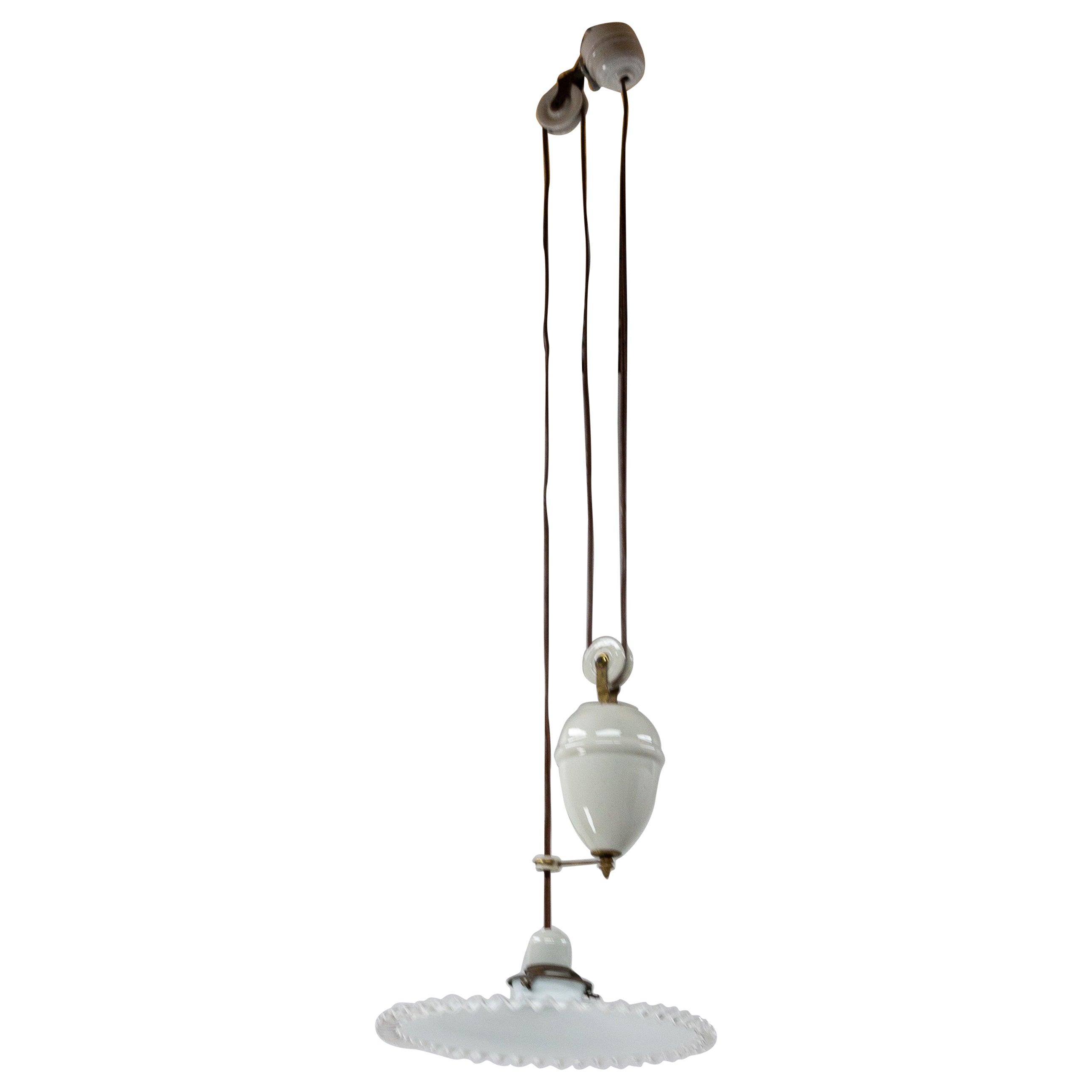 Lustre à suspension à contrepoids français en verre lustré, vers 1900 en vente