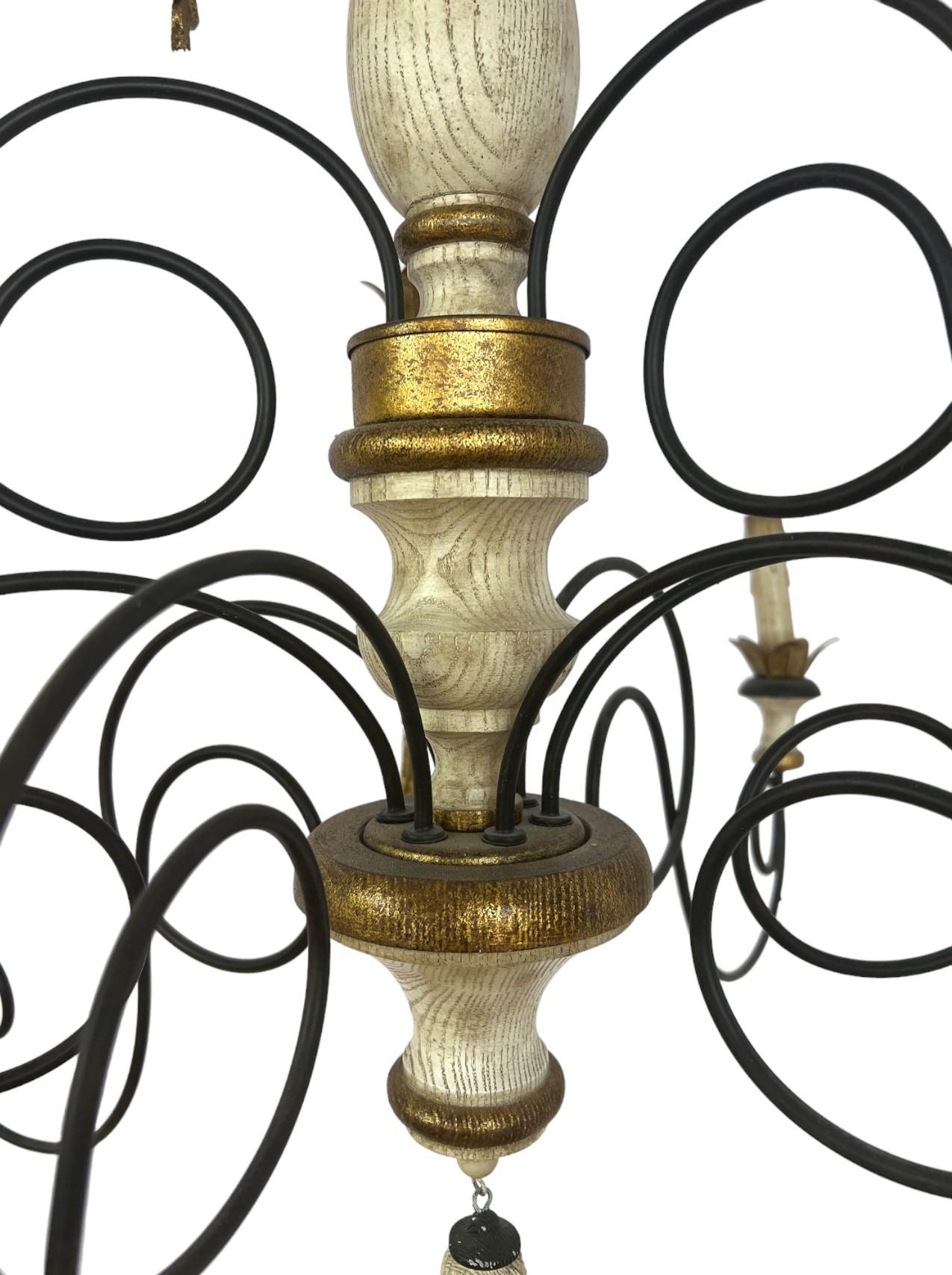 Fin du 20e siècle Lustre à 10 lumières en bois sculpté et fer forgé de style campagne française en vente