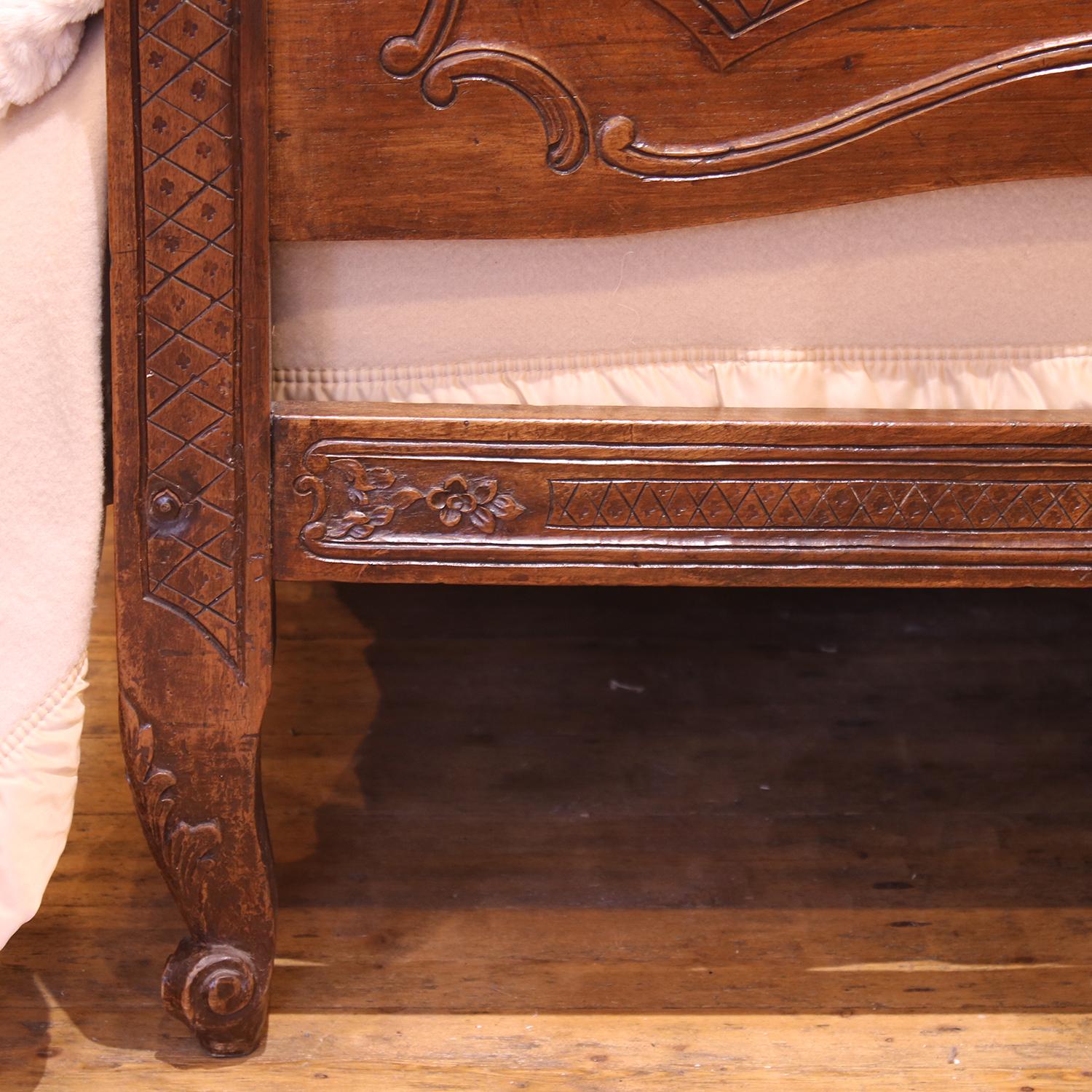 French Country Antique Bed WD39 at 1stDibs old bed for sale, antique