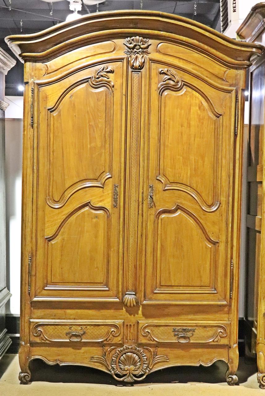 French Country Arched Top Mid 1800s era Armoire For Sale 6