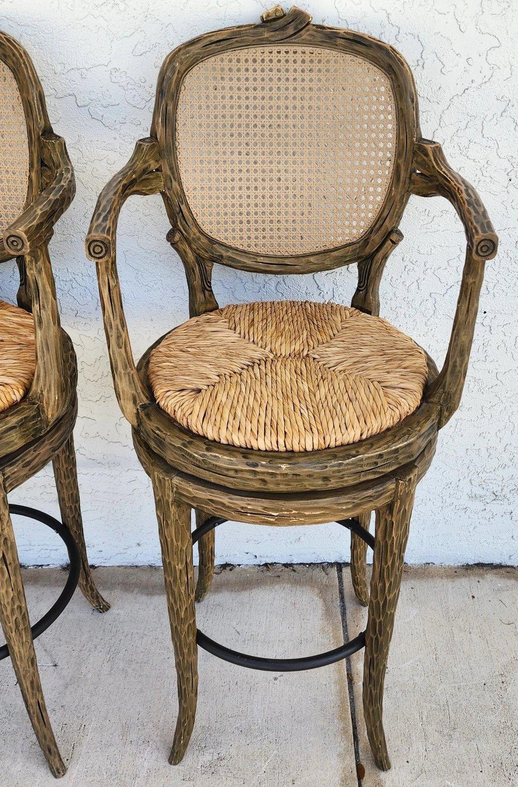 Effet bois Tabourets de bar Faux Bois pivotants Lot de 3 en vente