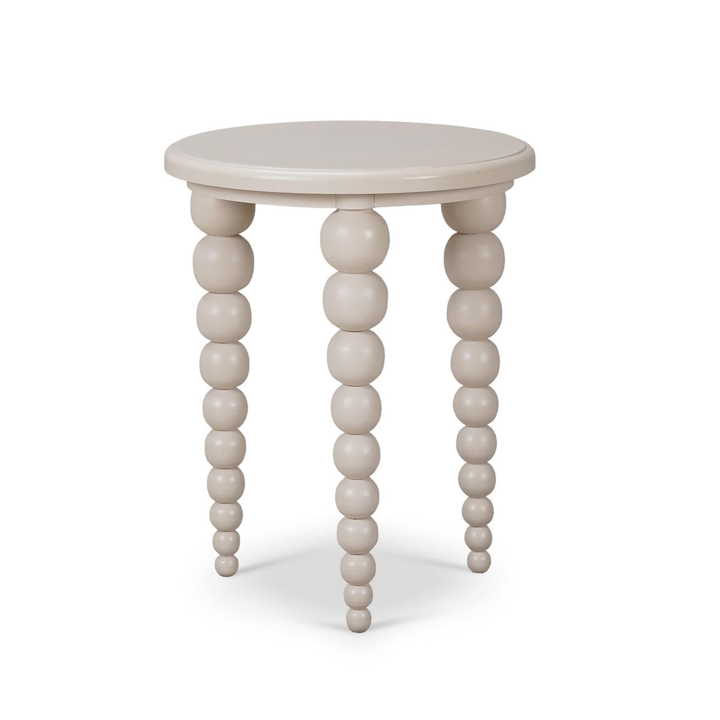 Country Table d'appoint à pieds perlés en vente