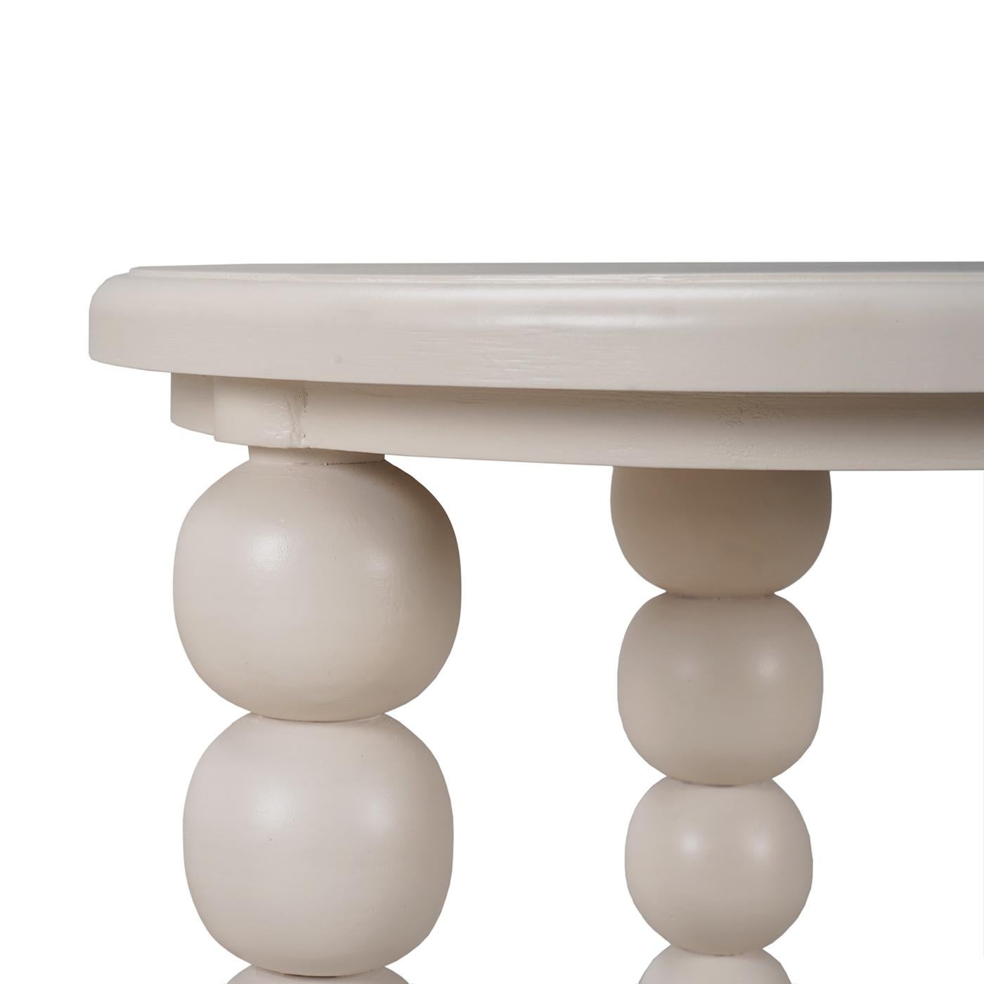 Table d'appoint à pieds perlés Neuf - En vente à Westwood, NJ