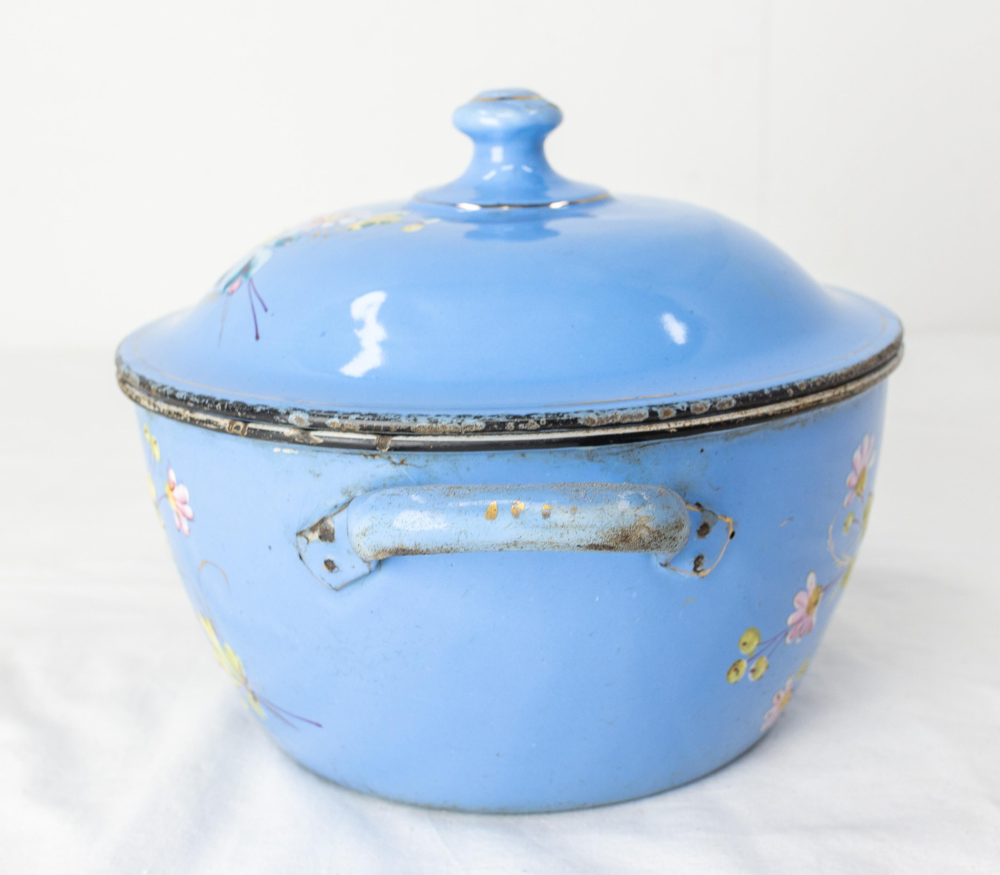 French Country Blue Soup Tureen with Floral Decoration, Enameled Iron, C. 1900 In Good Condition For Sale In Labrit, Landes