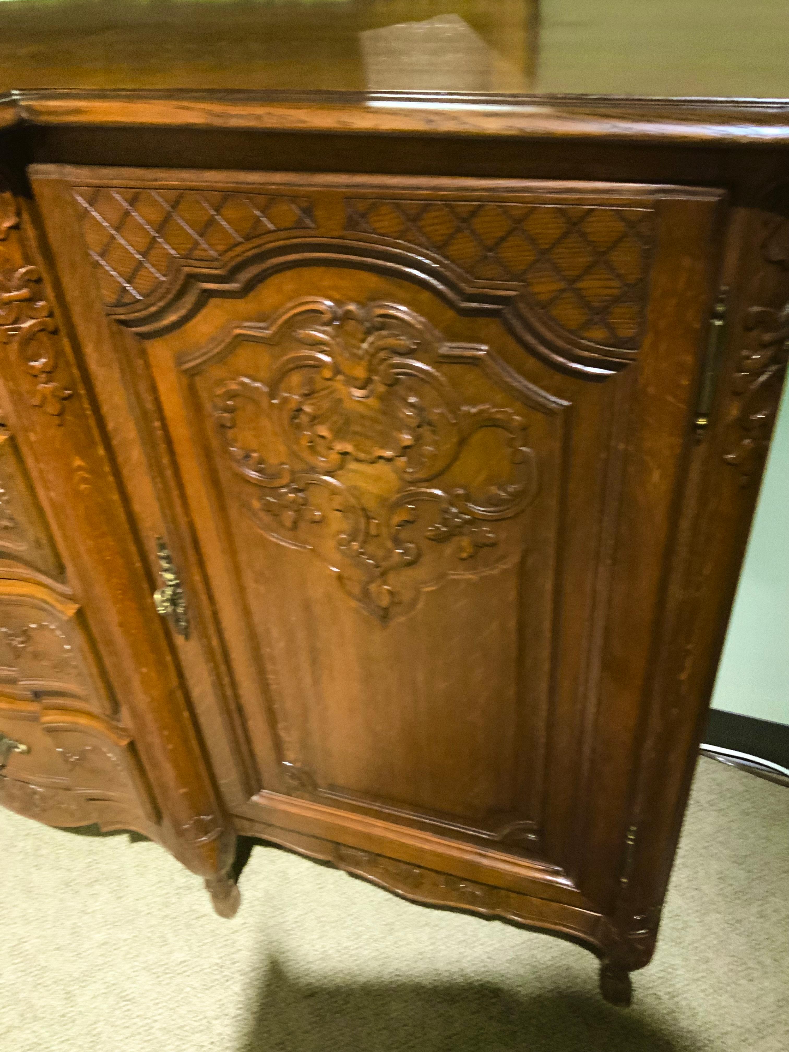 XIX secolo Buffet/credenza di campagna francese del 19° secolo in oa in vendita