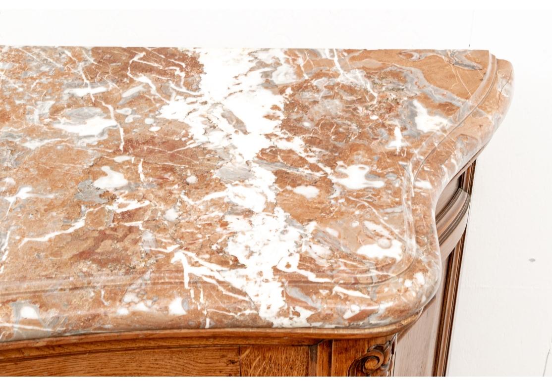 Französisch Land geschnitzt Eiche Sideboard mit Marmorplatte für die Wiederherstellung im Angebot 5