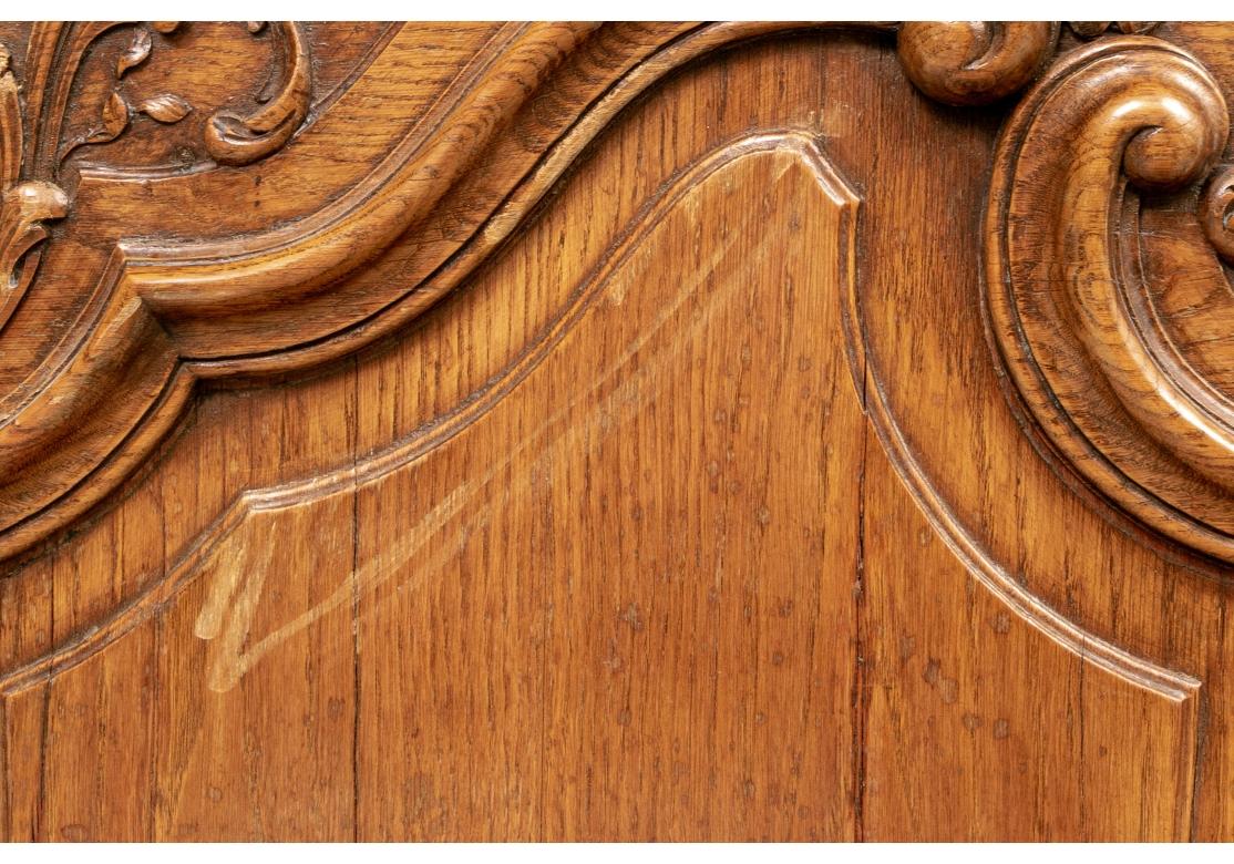 Französisch Land geschnitzt Eiche Sideboard mit Marmorplatte für die Wiederherstellung im Angebot 1